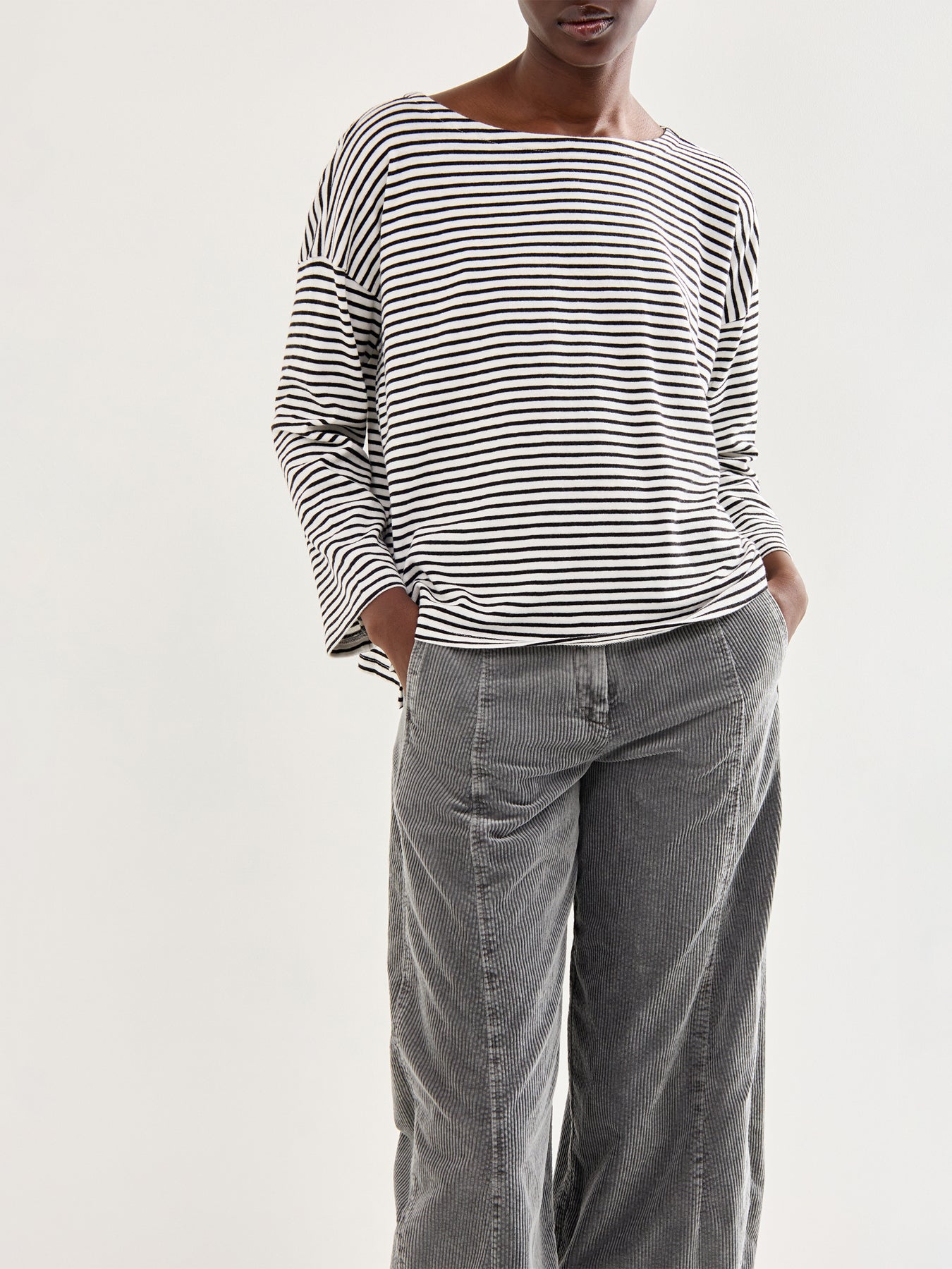 Bateau Neck Bracelet Sleeve Top White/Black