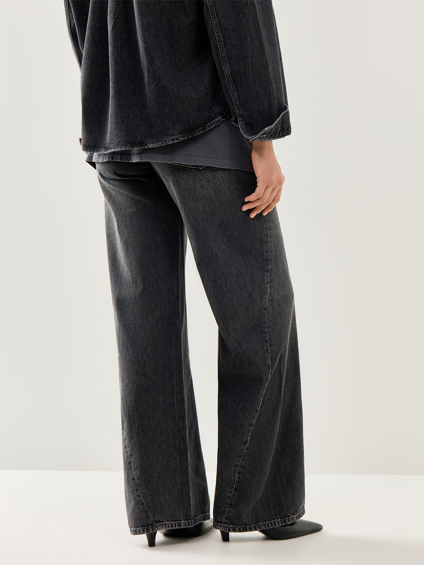 Brie Jean Washed Black