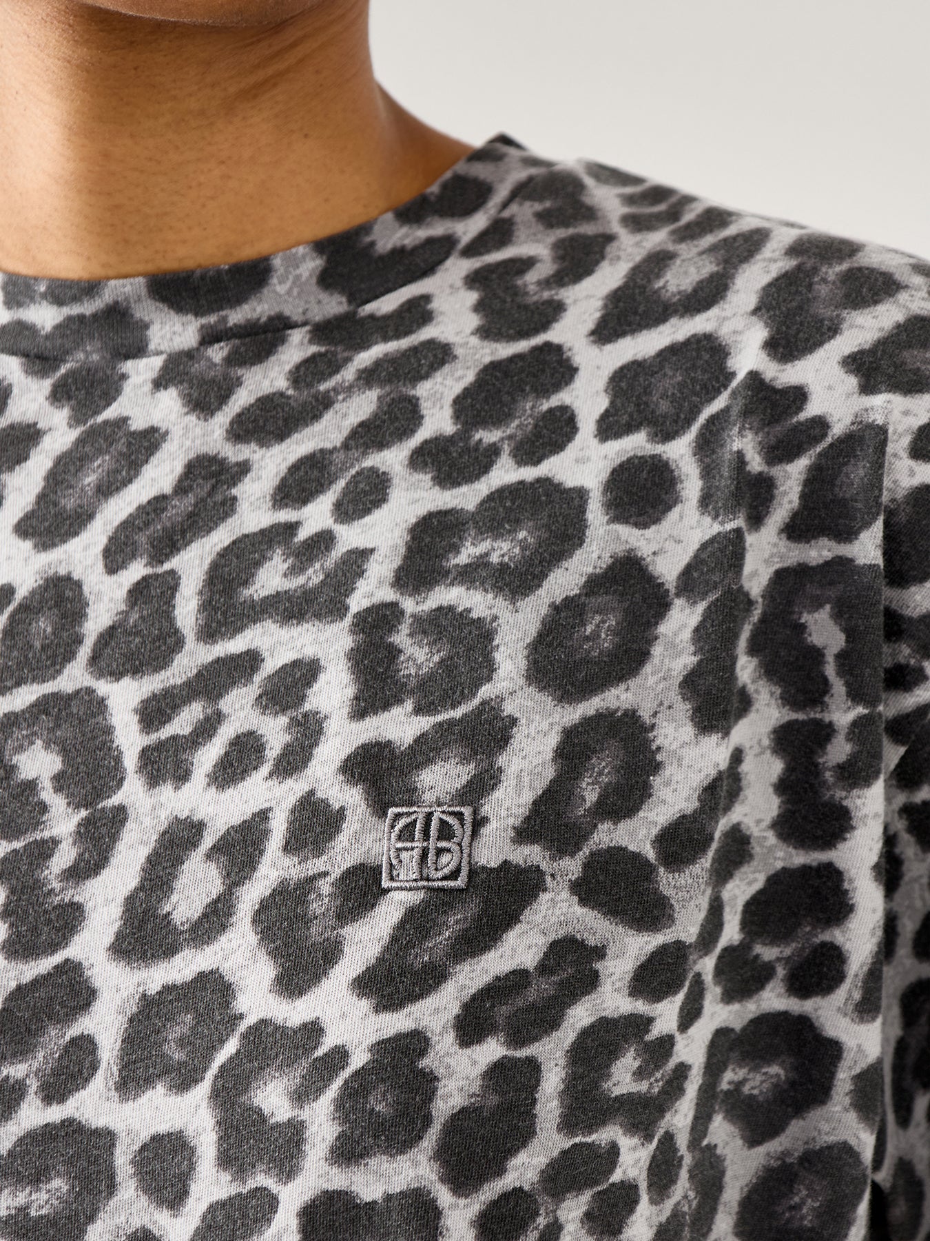 Cohen Tee Grey Leopard