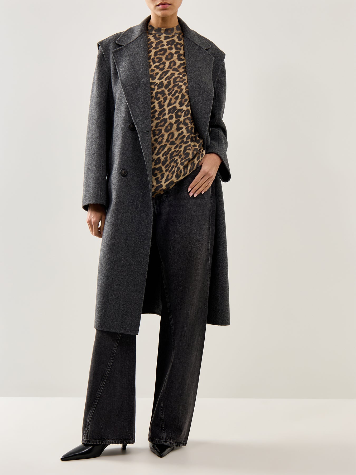 Avi Tee Black And Brown Leopard
