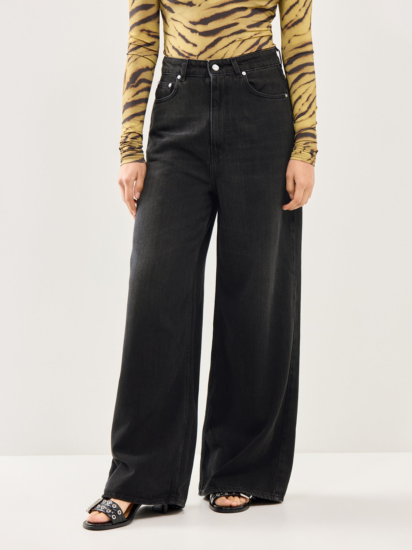 Soft Rigid Denim Baggy Jeans Black Washed