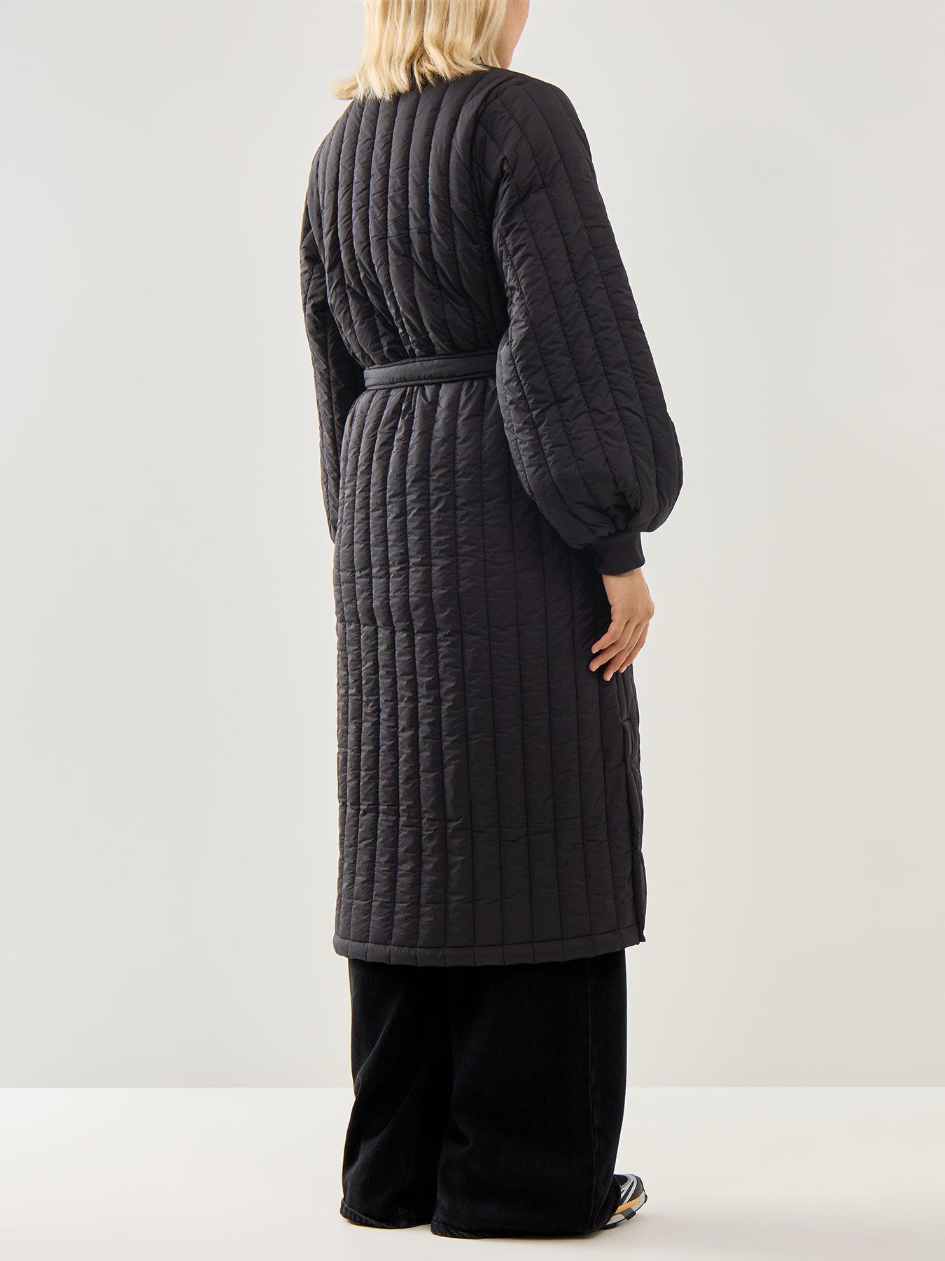 Banja Liner T1 Coat Black