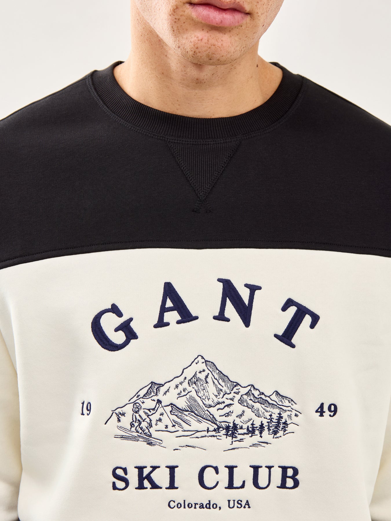 Blocked Embroidered Ski Sweatshirt Black