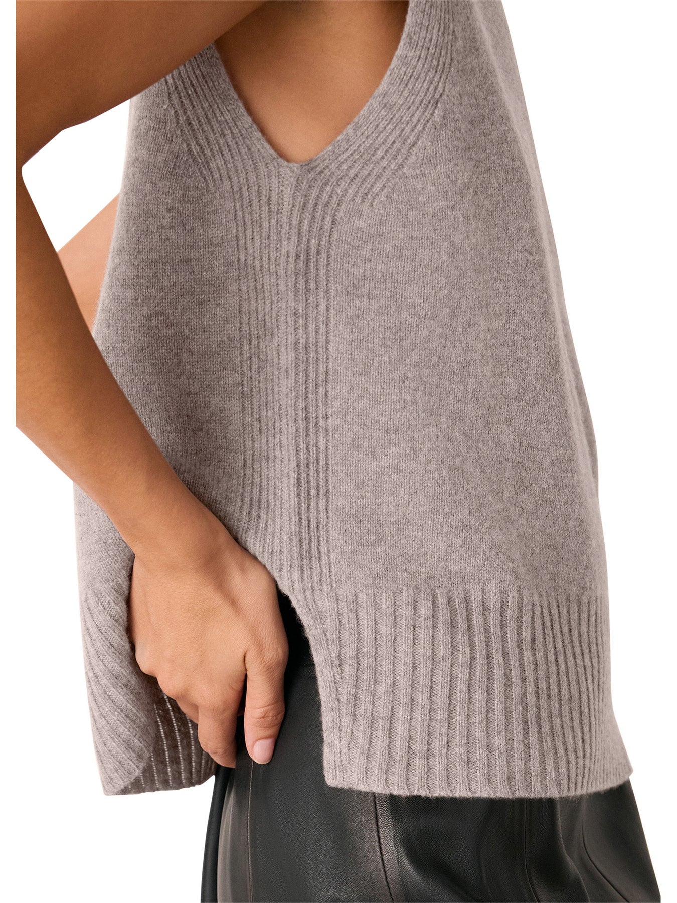 Wool Sleeveless Tank Beige