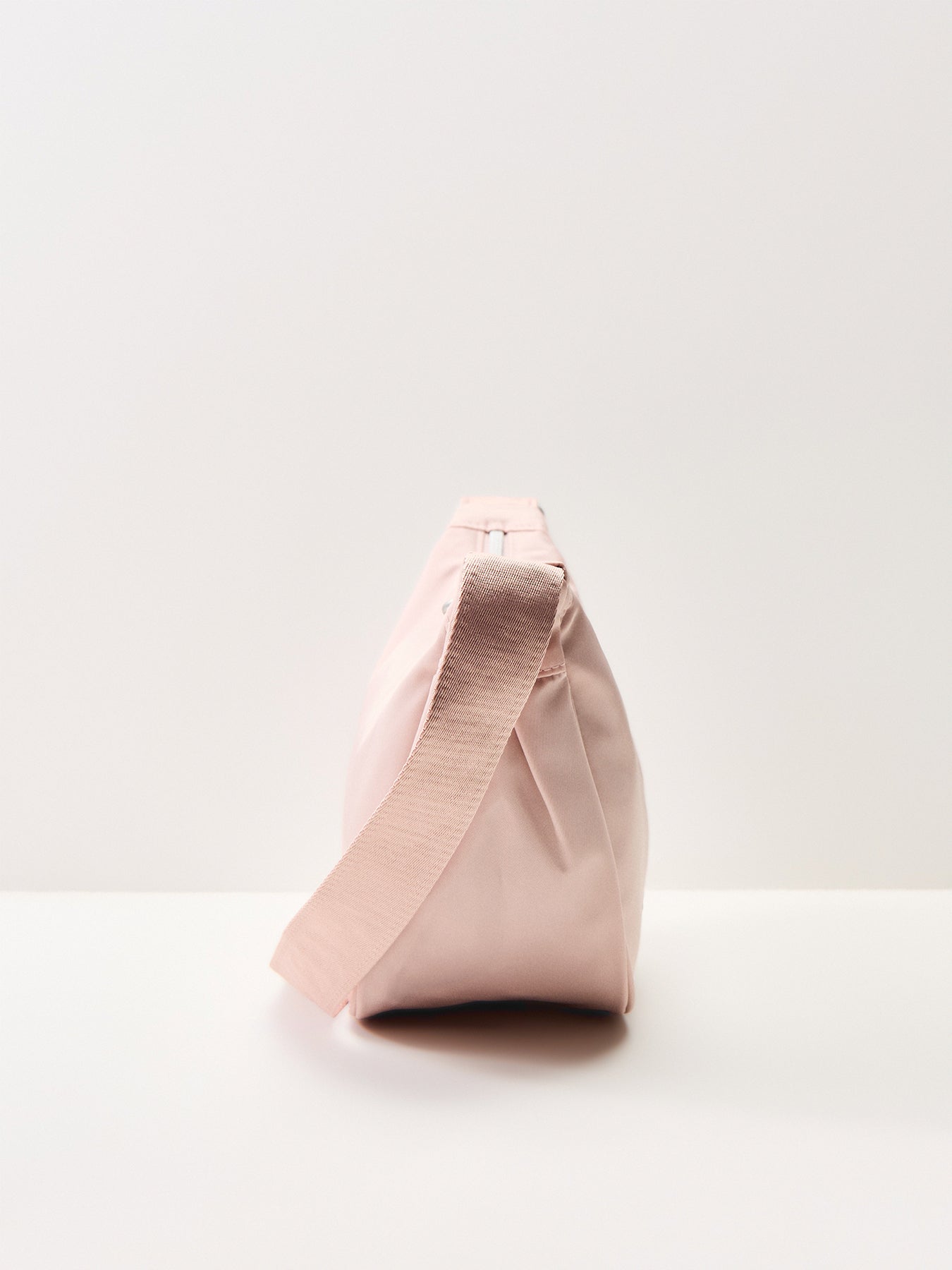 Qualify Sling Bag Pink