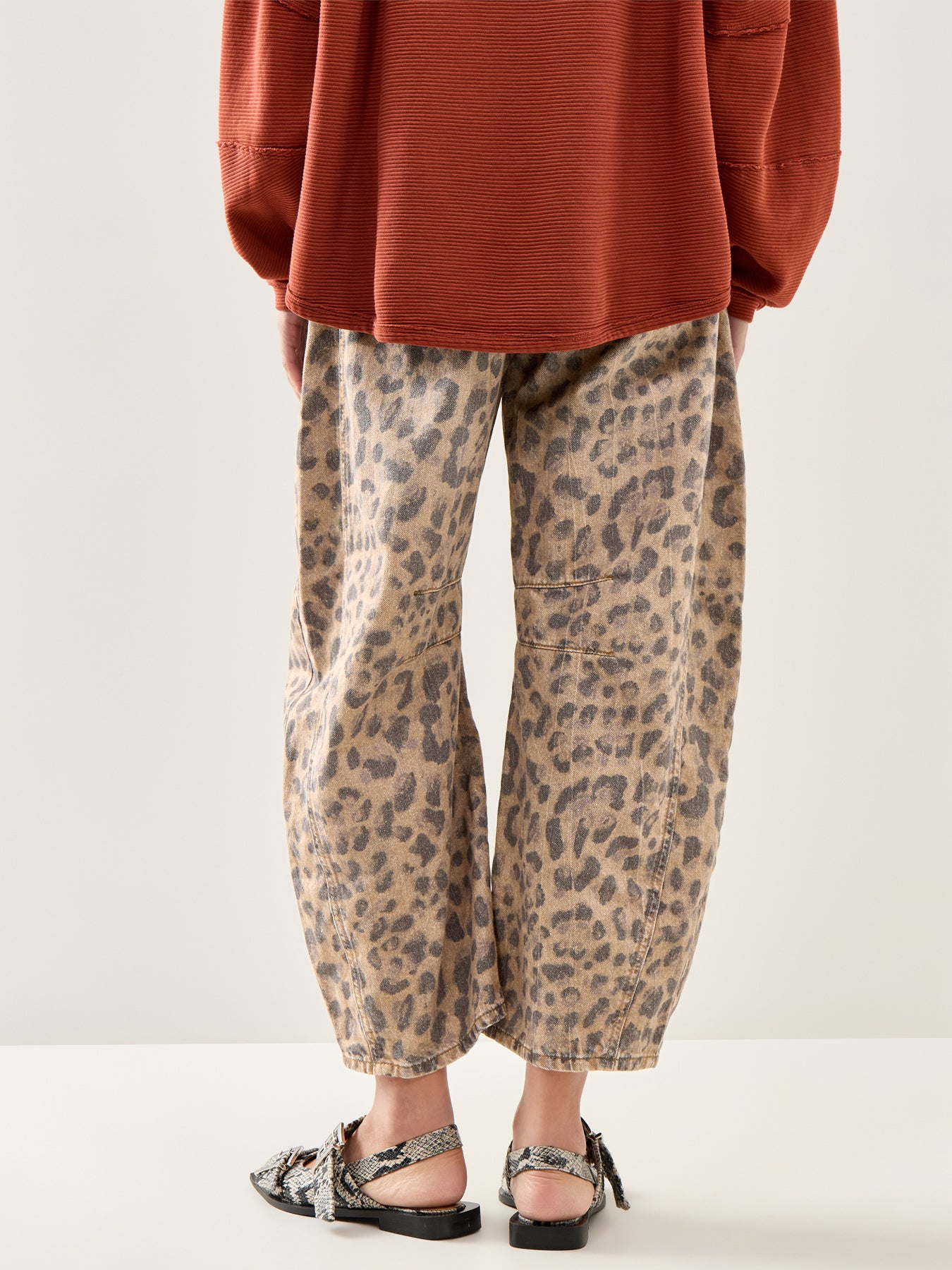 Good Luck Printed Barrel Jeans Brown