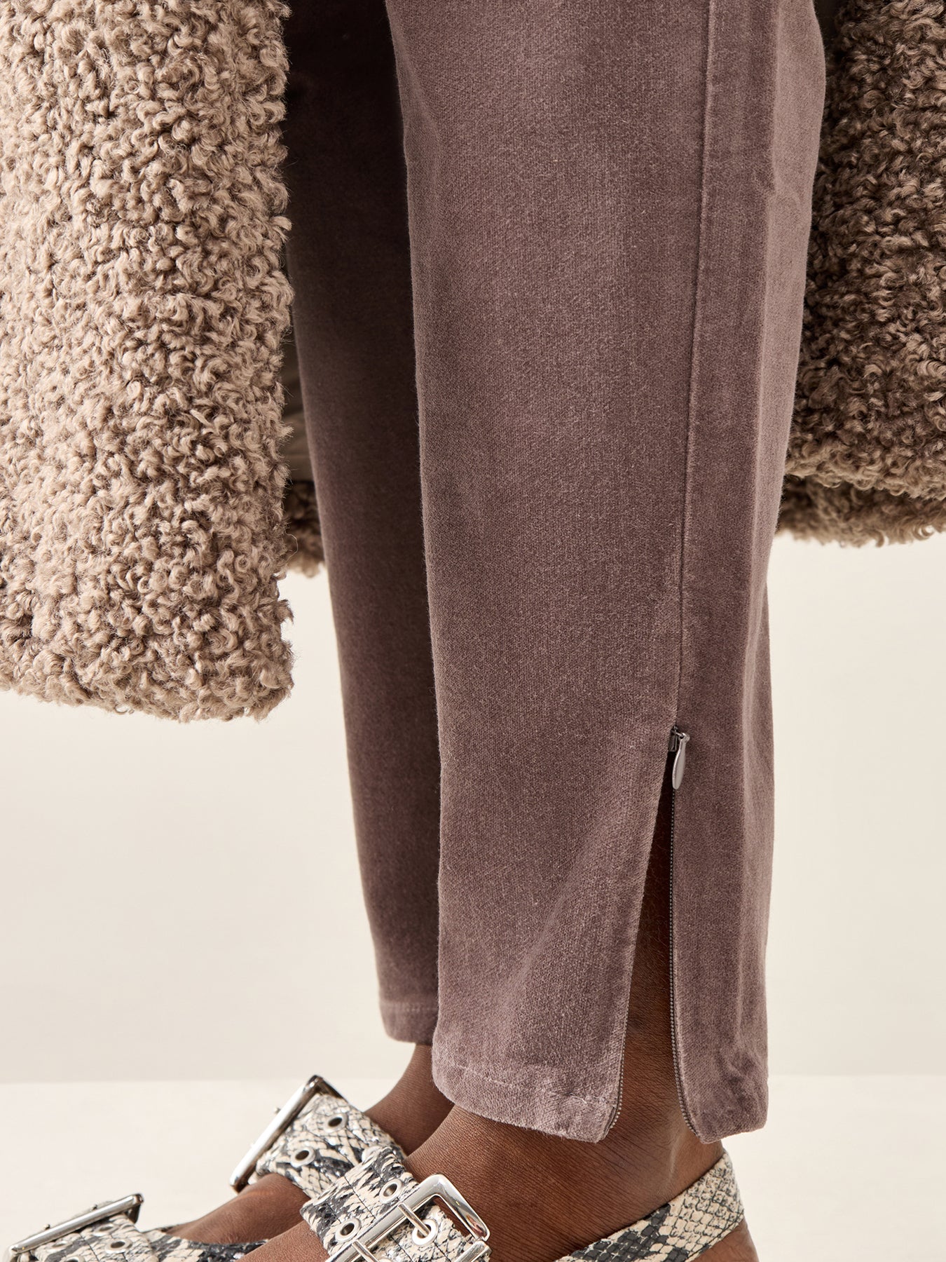 Slim Ankle Pant with Zip Beige