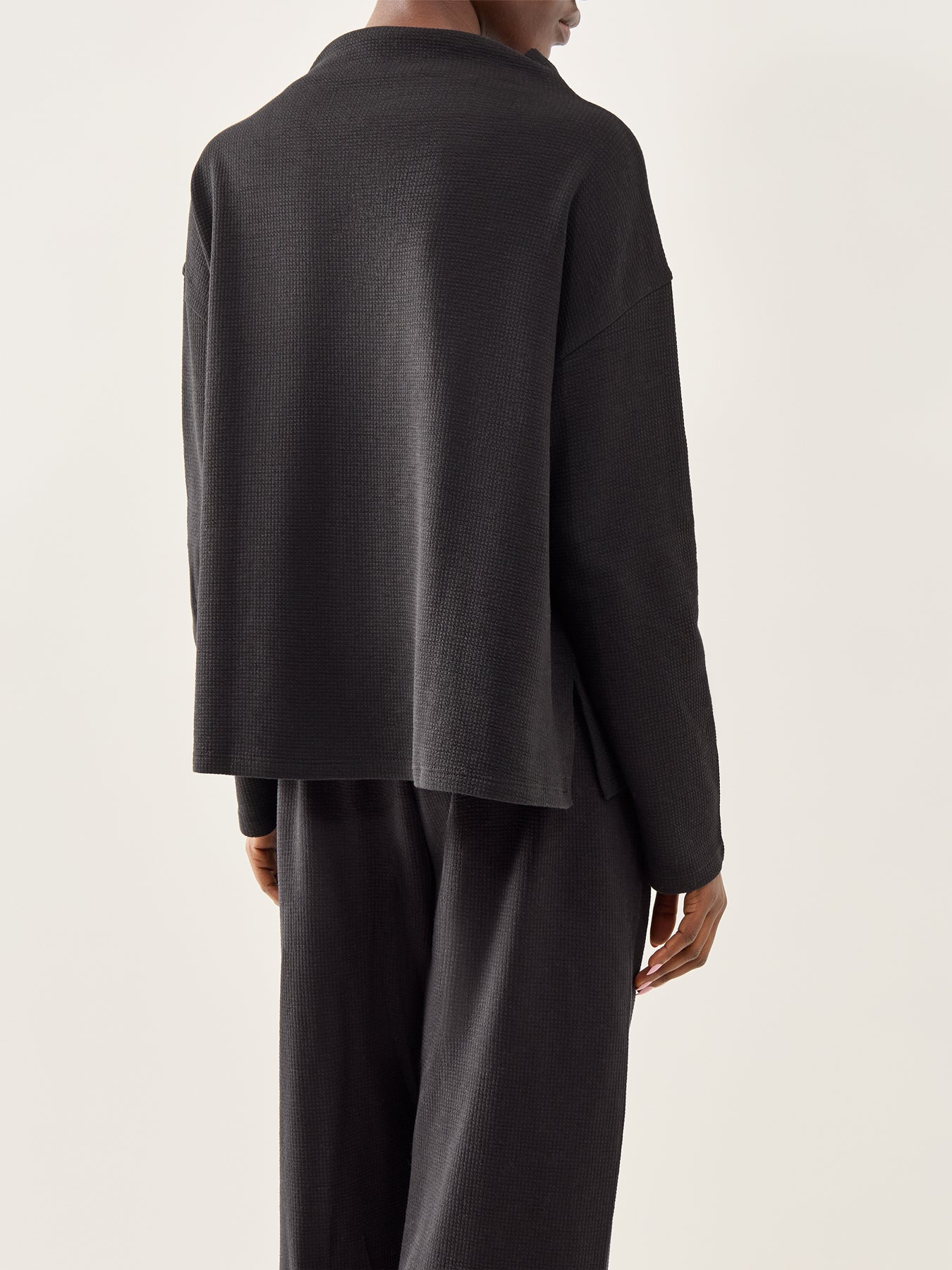High Funnel Neck Box Top Black