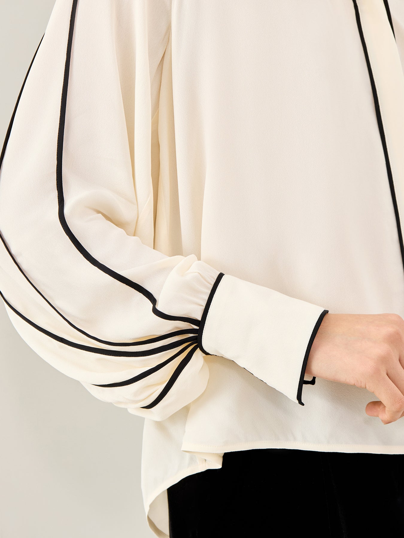 Bea Contrast Edge Chiffon Blouse