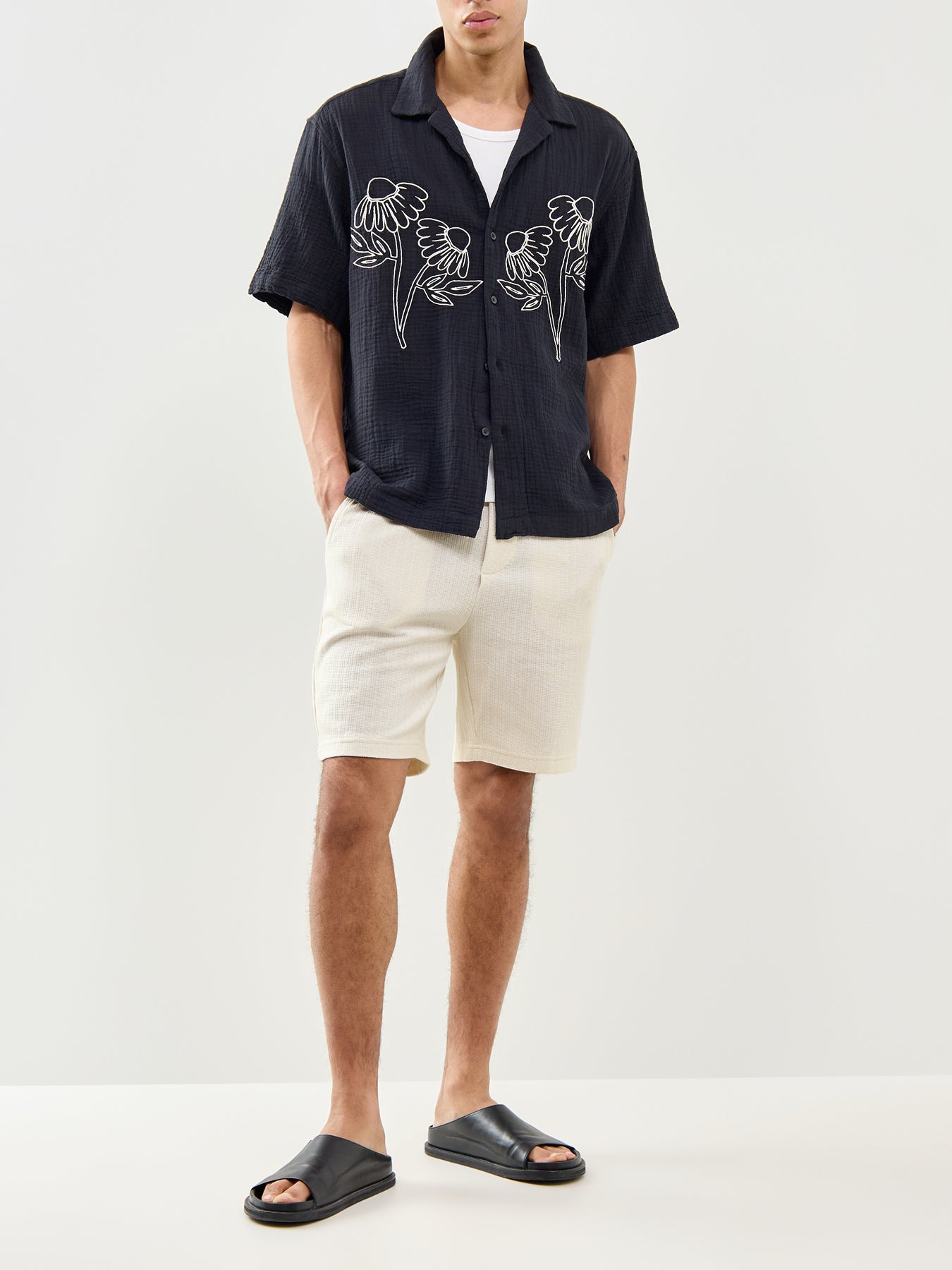 Trey Formal Shorts Cream
