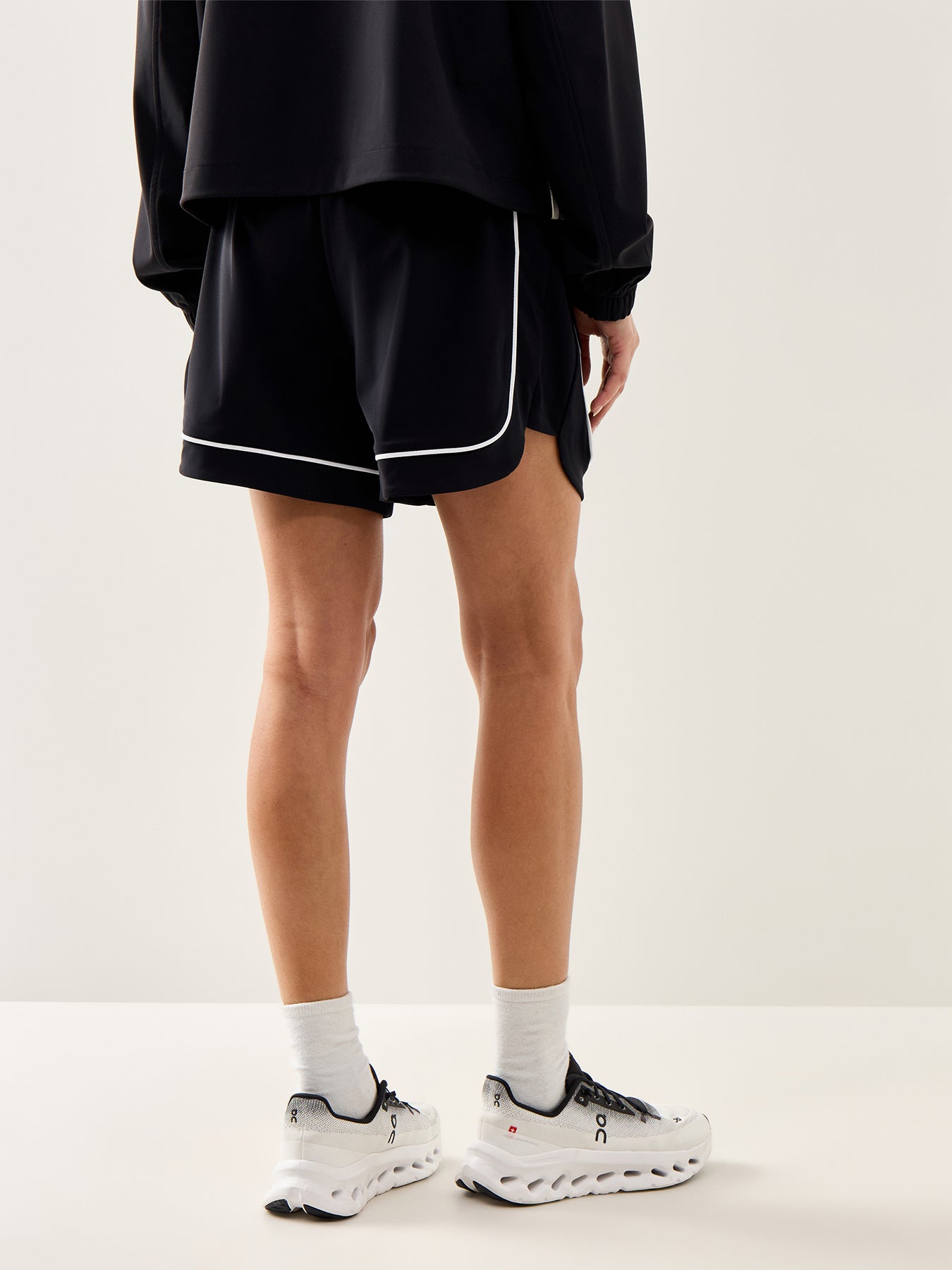 Explorer Track Piped Short Black