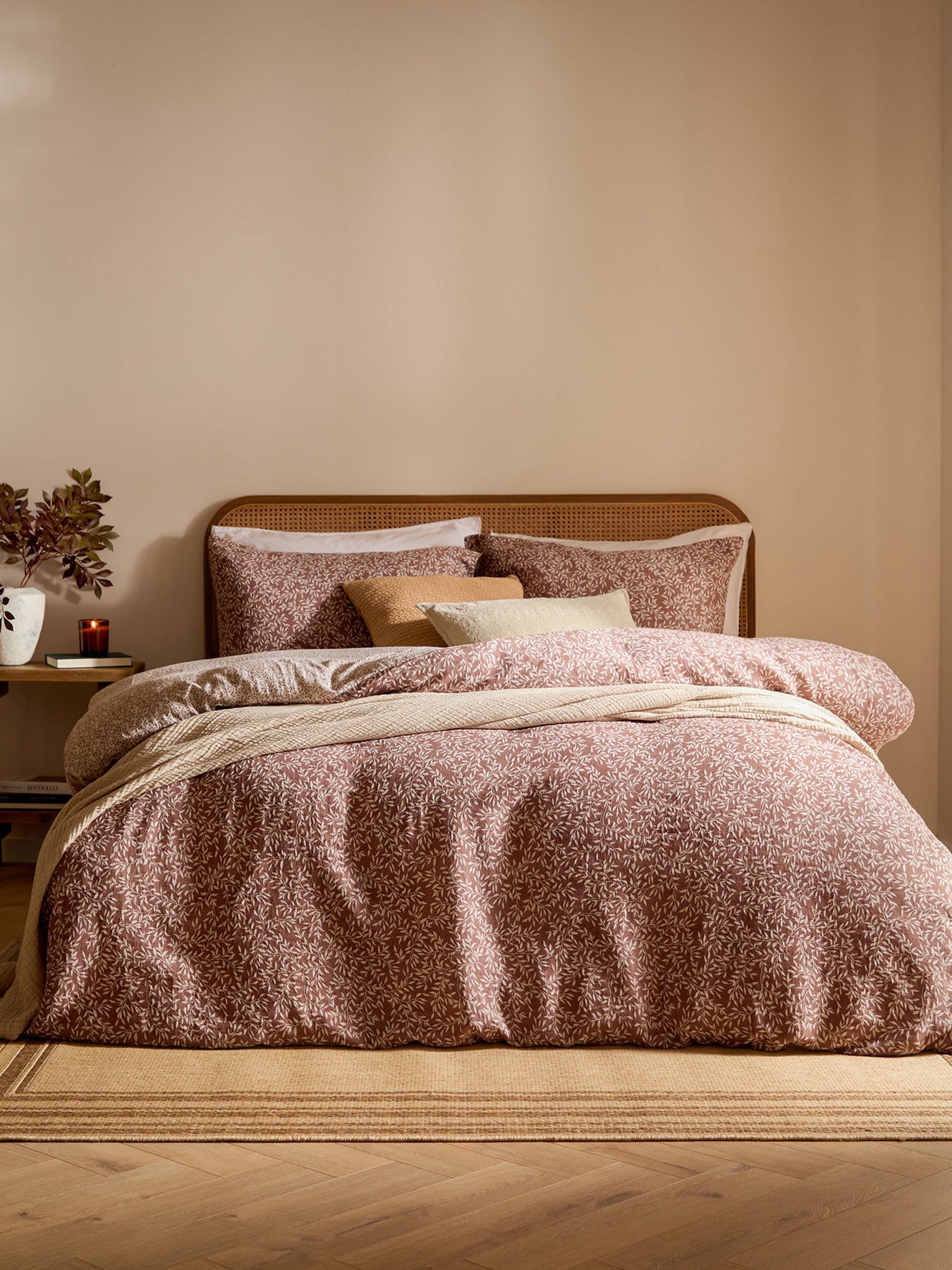 Perrie Leaf Pattern Duvet Cover Collection