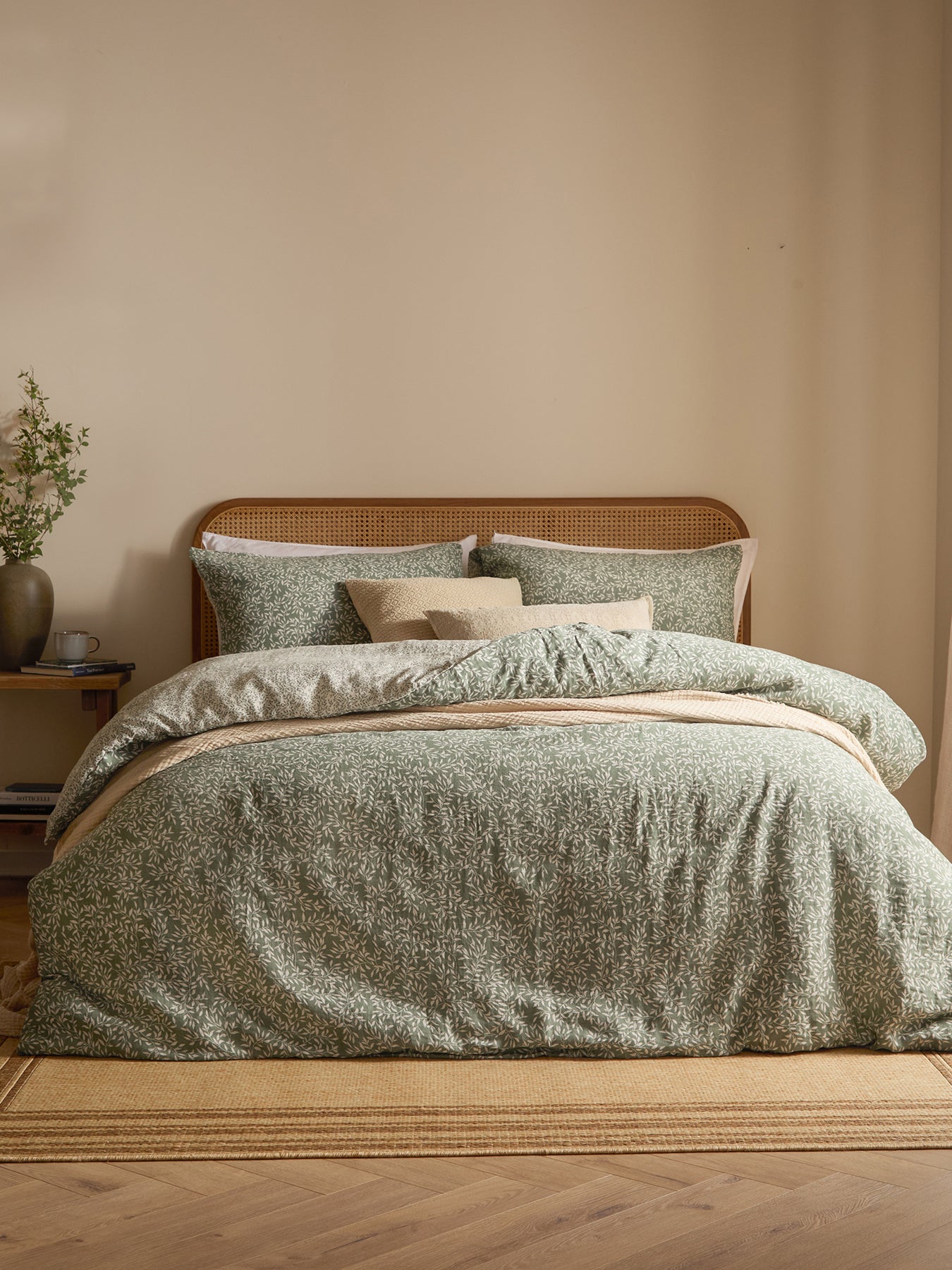 Perrie Leaf Pattern Duvet Cover Collection
