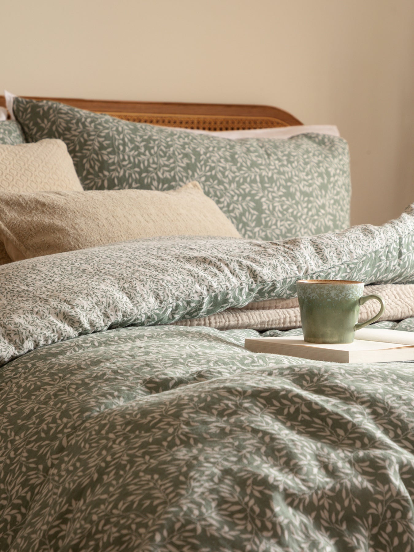 Perrie Leaf Pattern Duvet Cover Collection