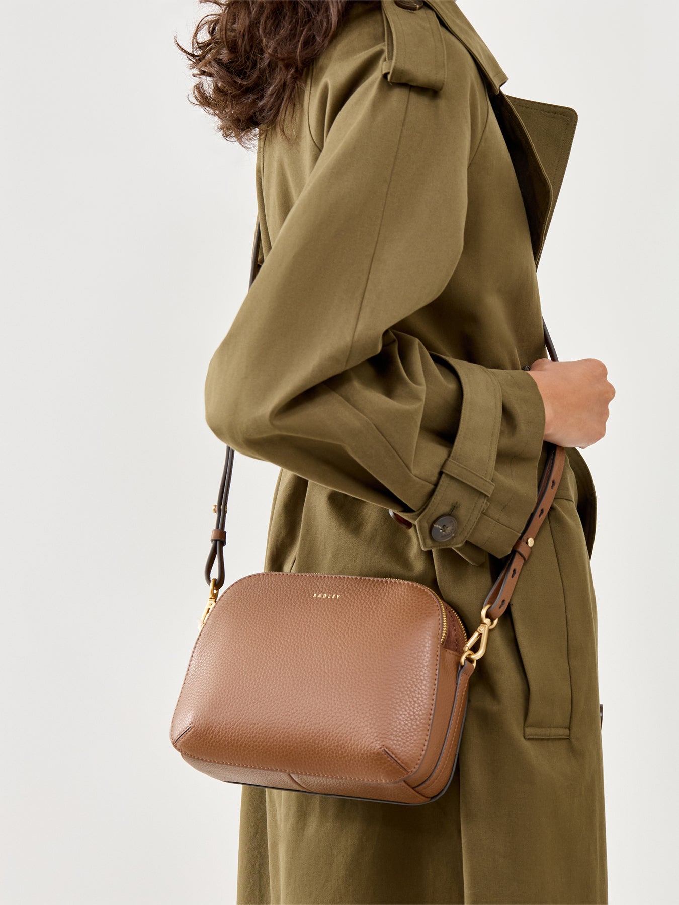 Dukes Place Medium Ziptop Crossbody Tan