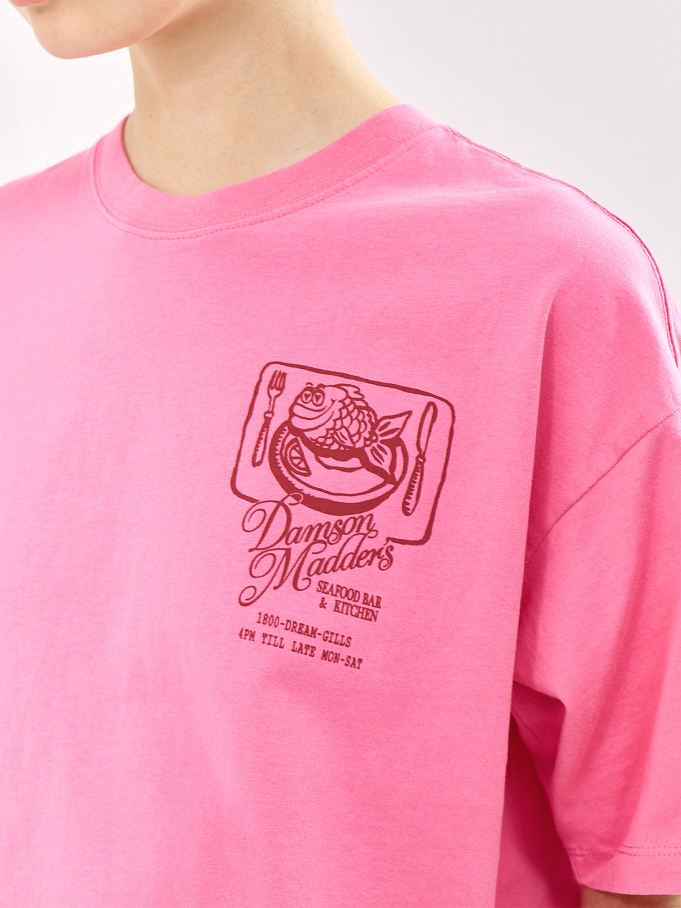 Gill Of Dreams Graphic T-Shirt Pink