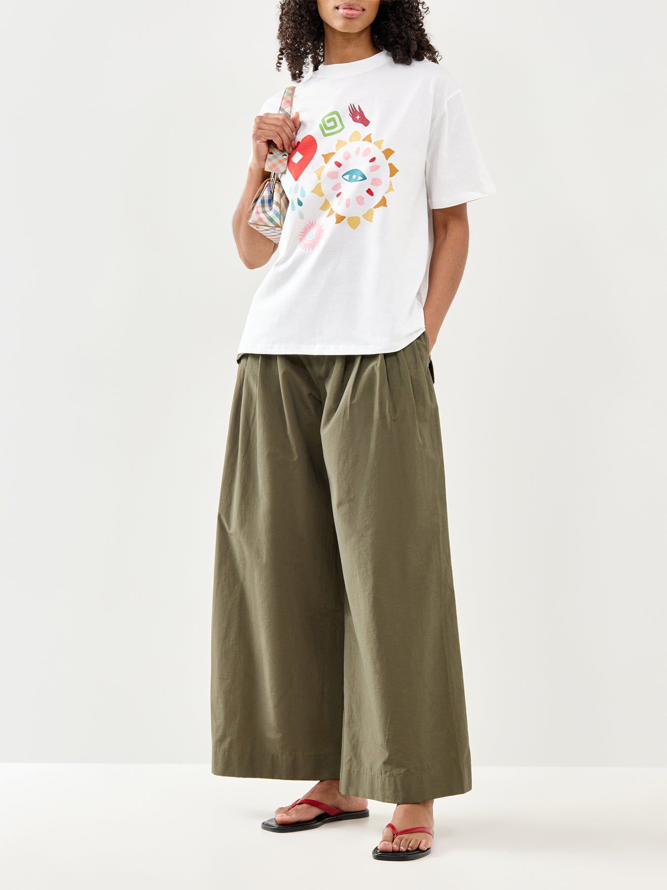 Morocco Charms Graphic T-Shirt Cream