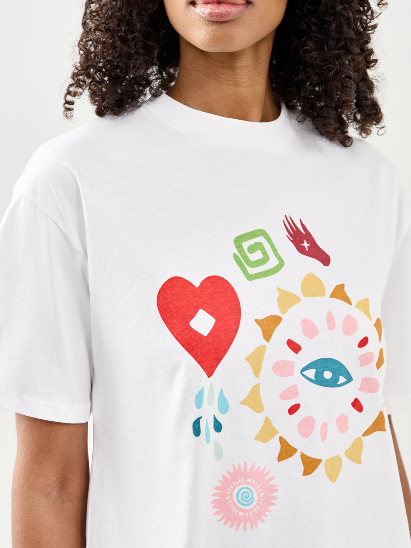 Morocco Charms Graphic T-Shirt Cream