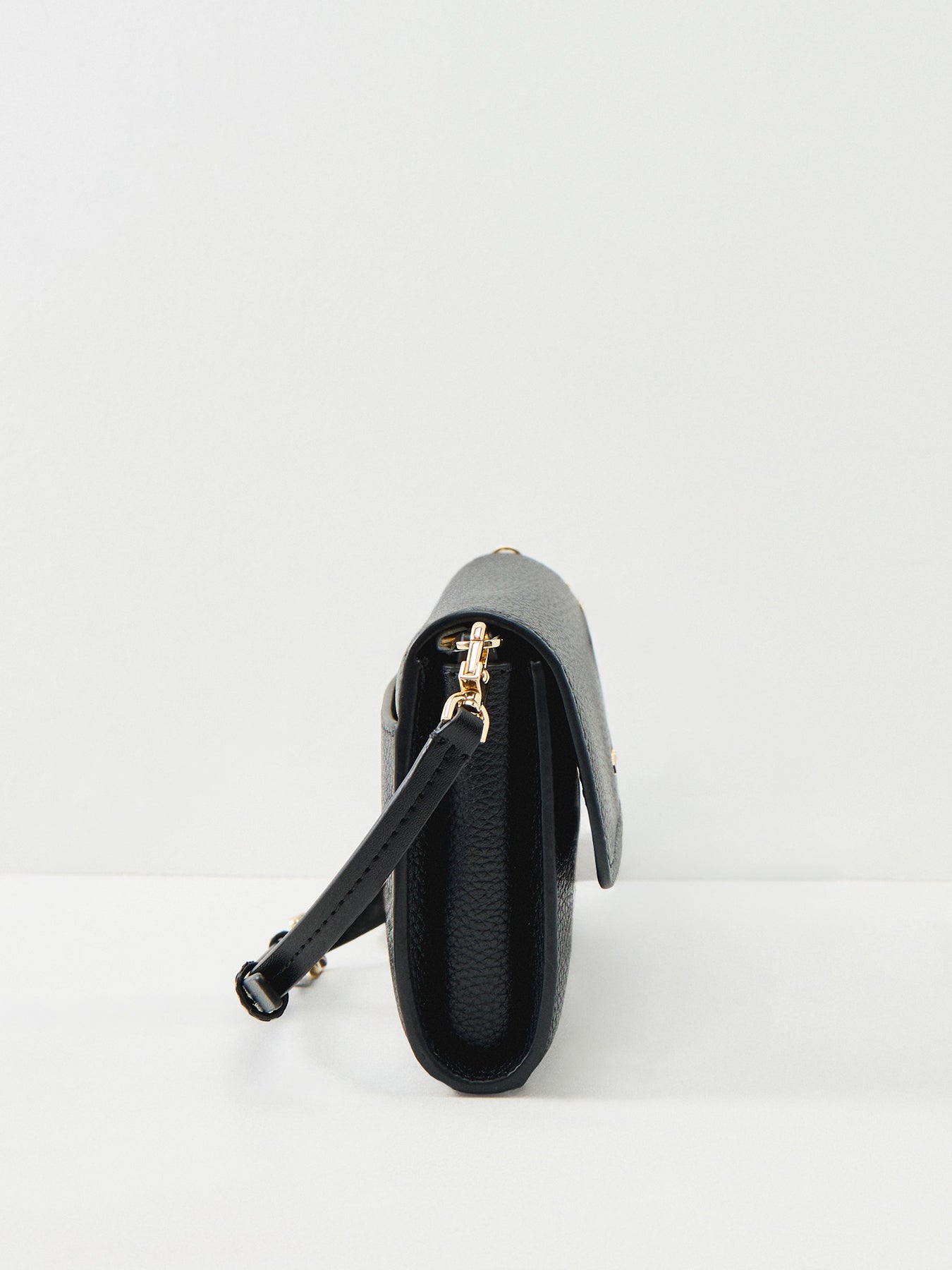 Jet Set Small Flap Crossbody Bag Black