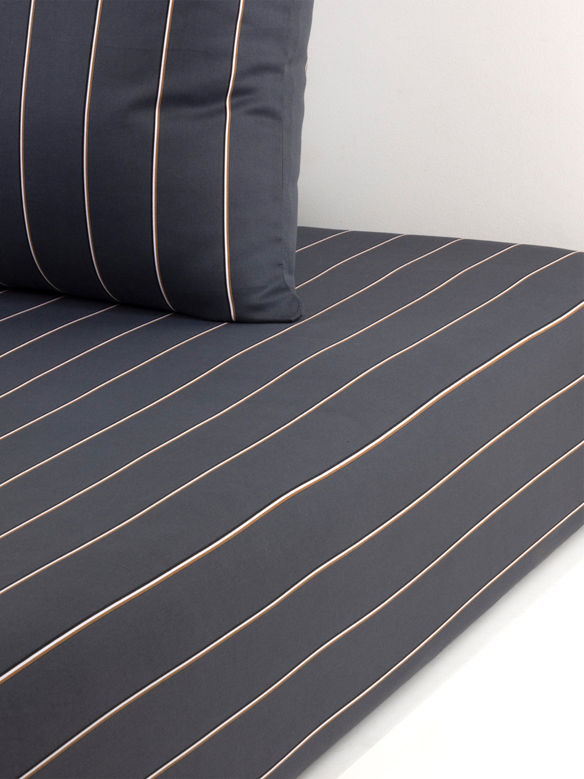 Bray Fitted Sheet Black