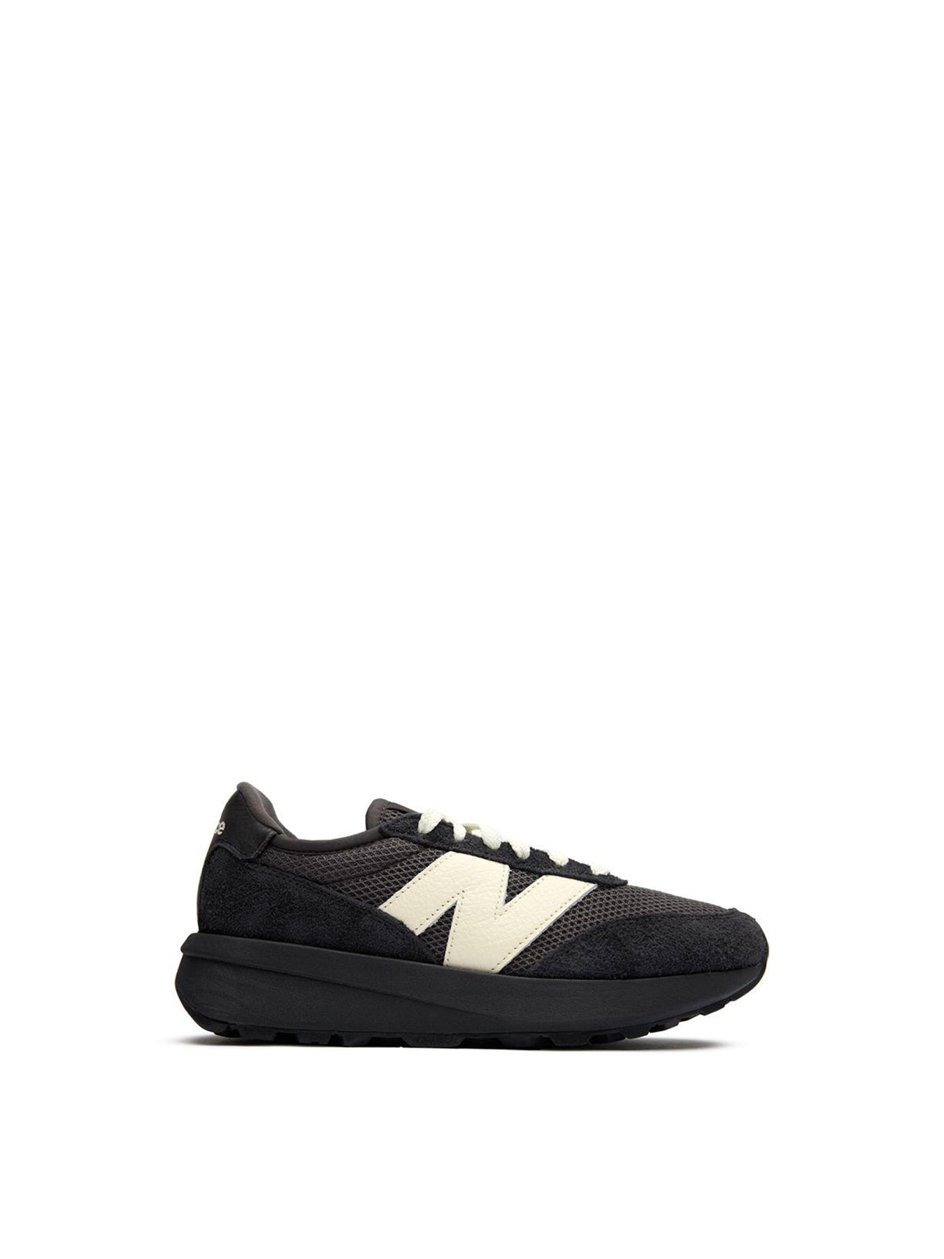 370 Trainers Black White