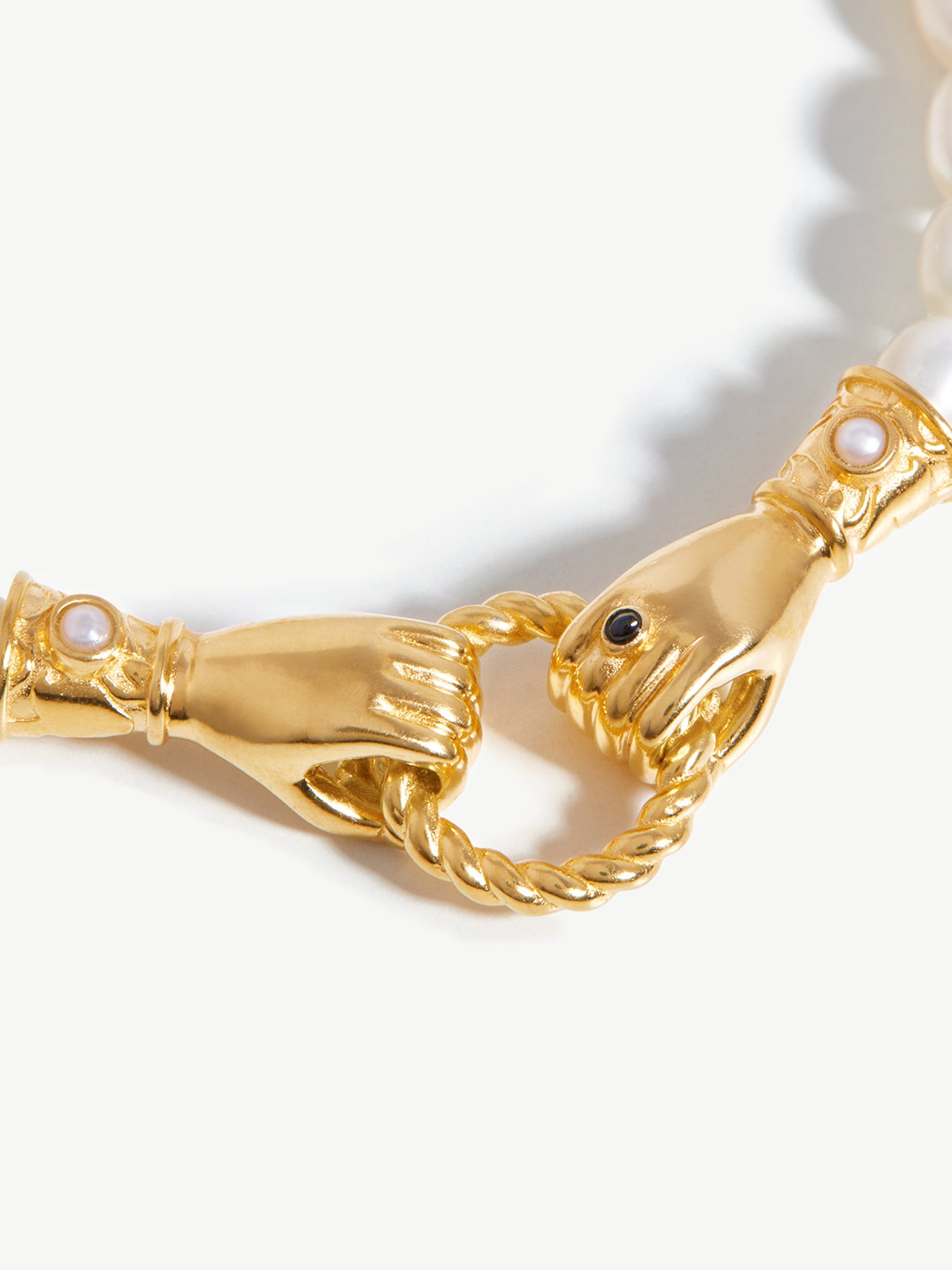 In Good Hands Pearl Bracelet Gold