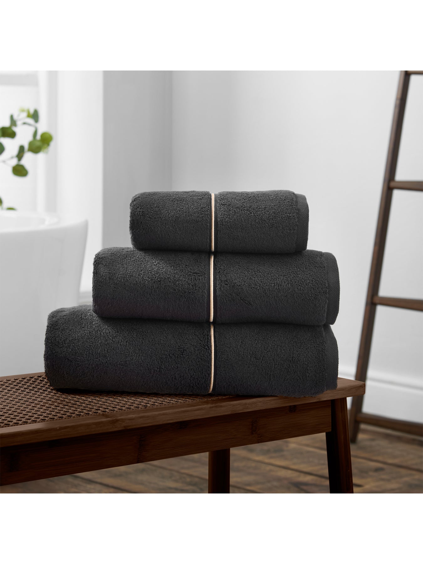 Zero Twist Satin Stitch Cotton Bath Towel Black