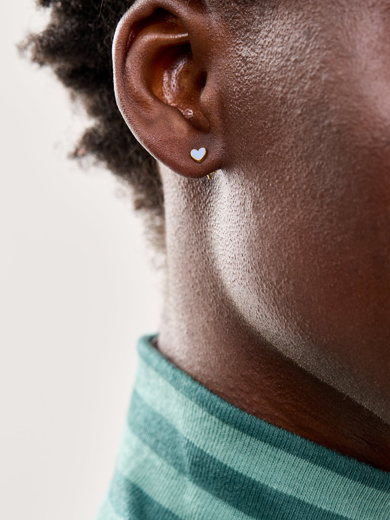 Amore Stud Earrings Gold