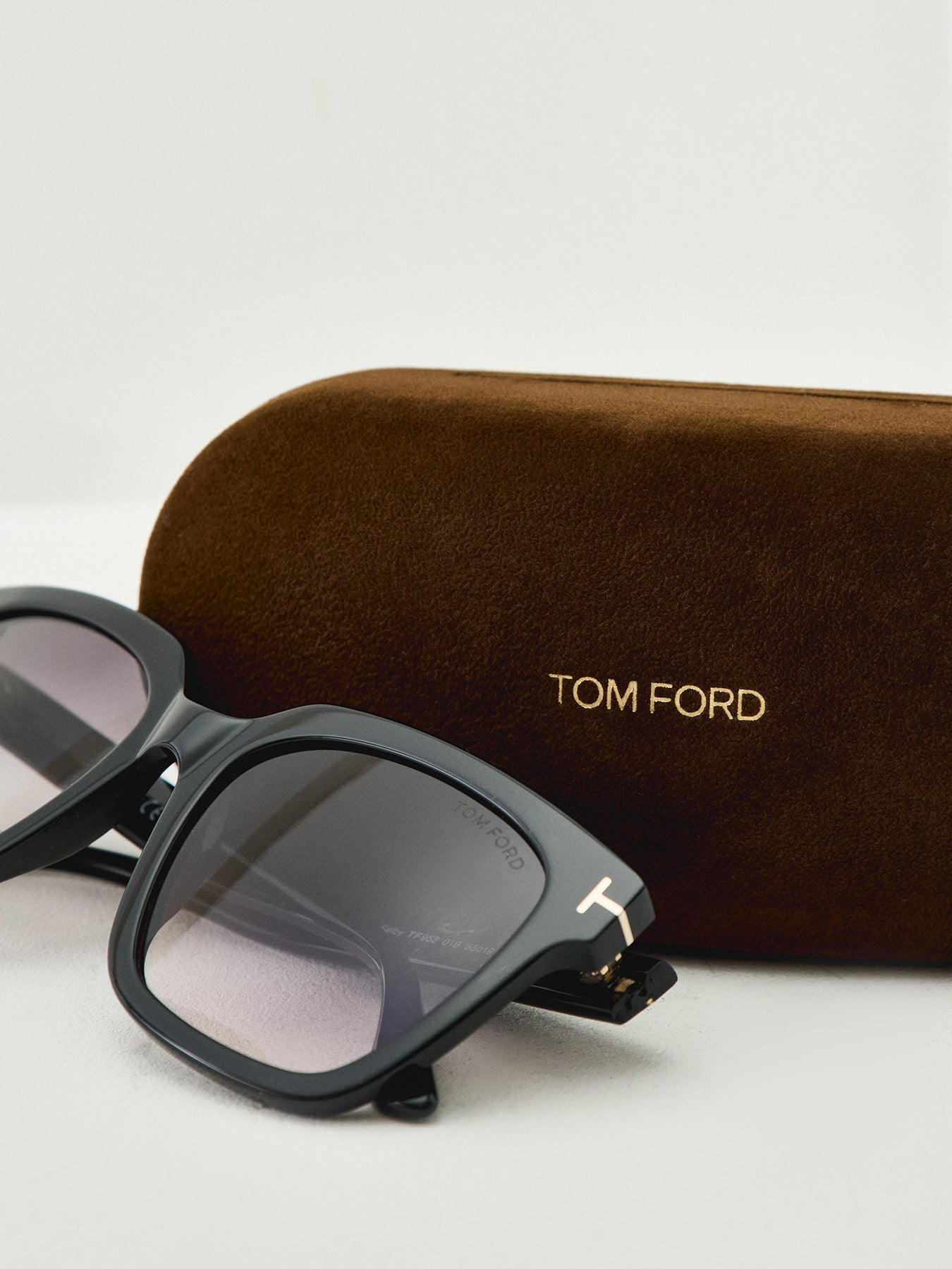 Selby Square Sunglasses Black