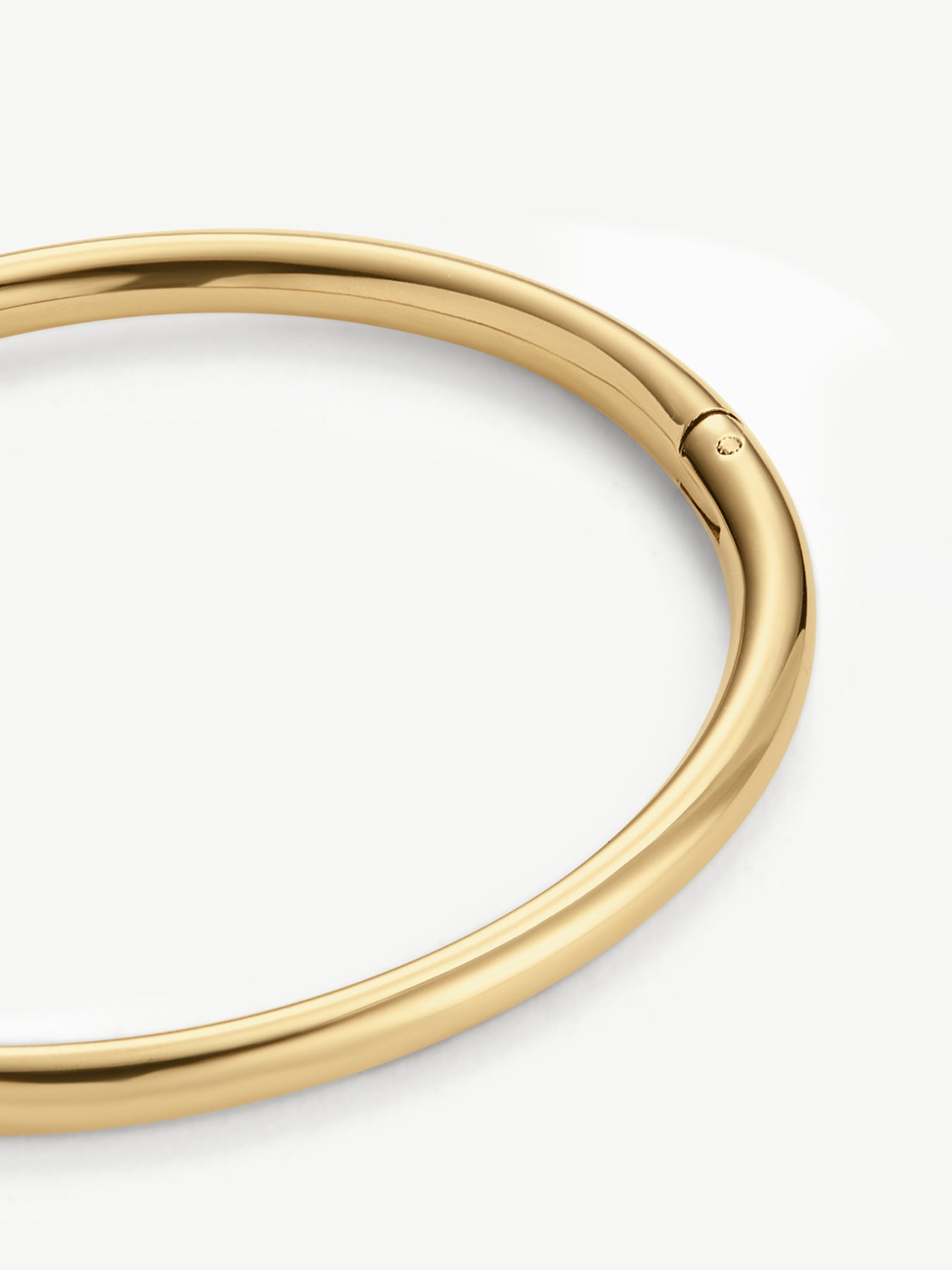 Classic Oval Bangle Gold