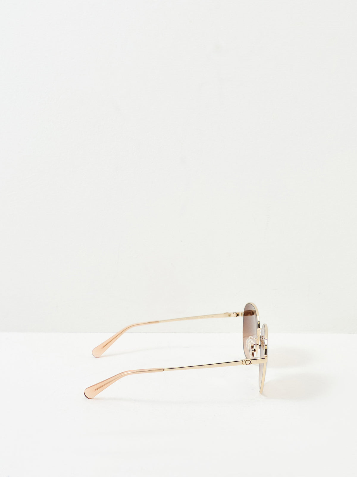 0HC7189 Round Sunglasses Gold
