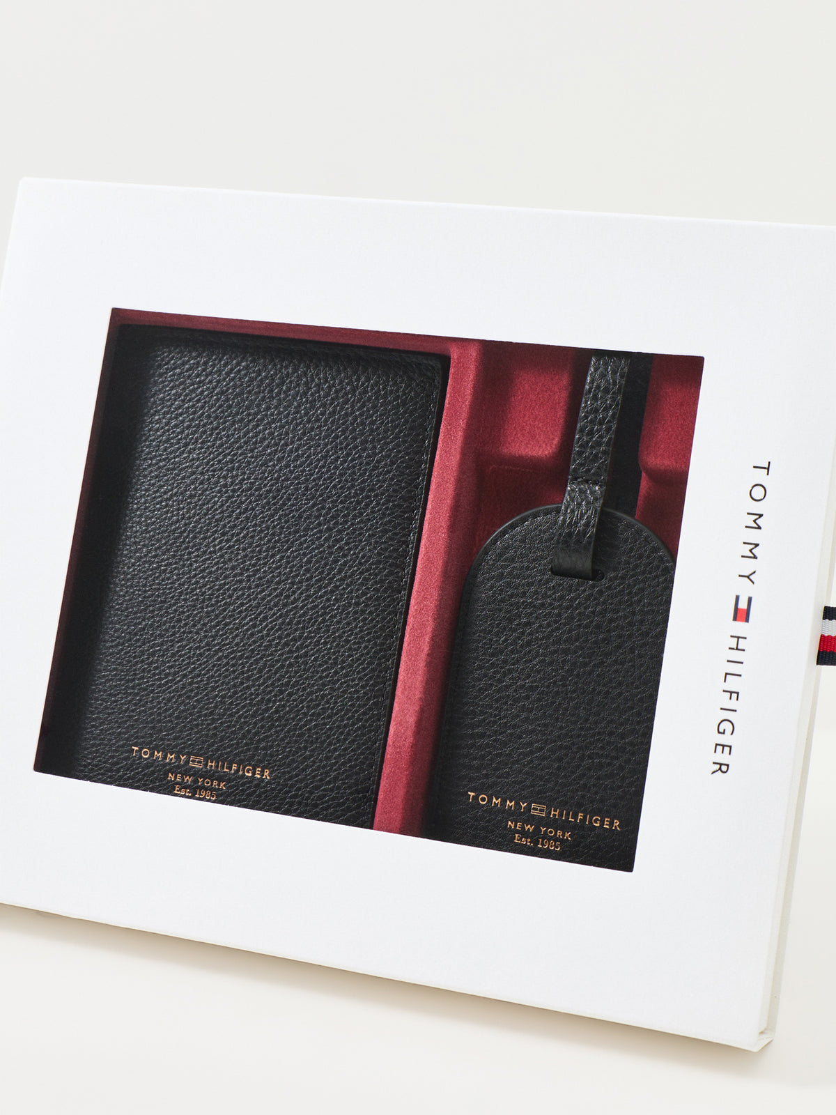 Pebble Grain Leather Passport Holder & Luggage Tag Gift Set - Black