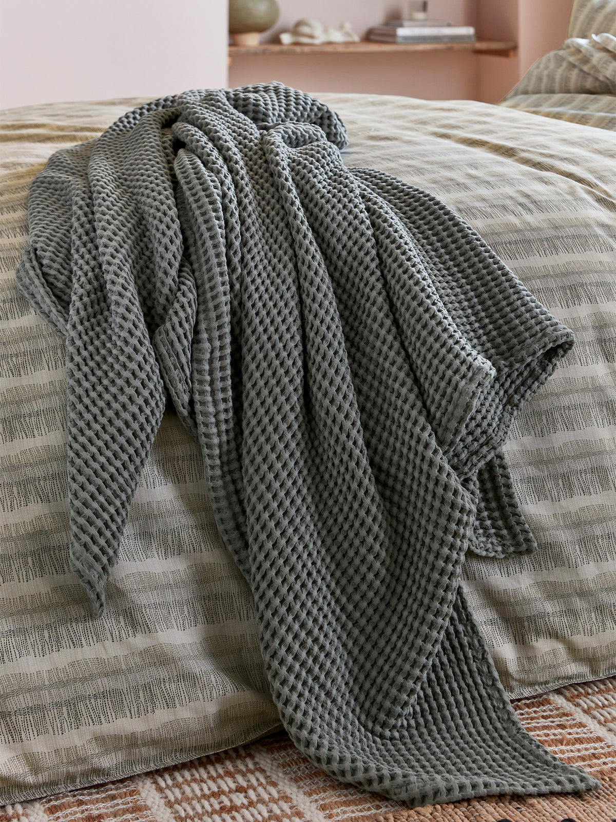 Moya Cover Set S/B Charcoal/ Canvas Cream