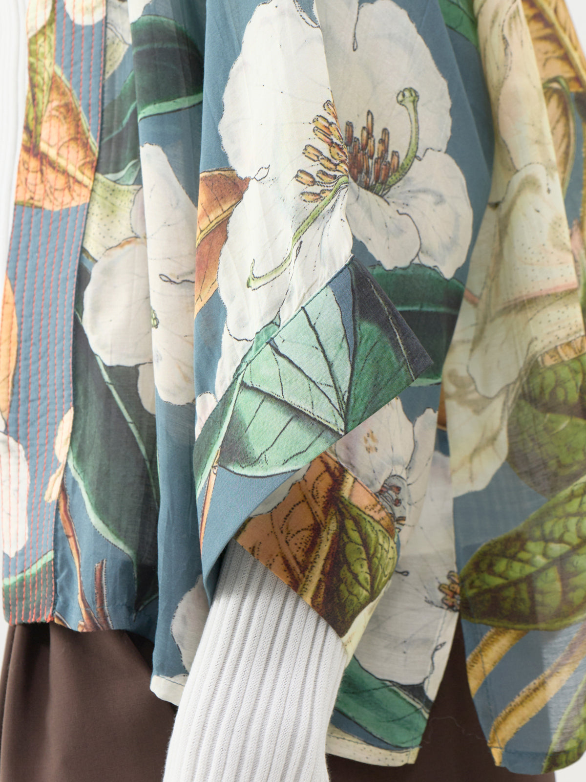 Rhodoleia Short Kimono