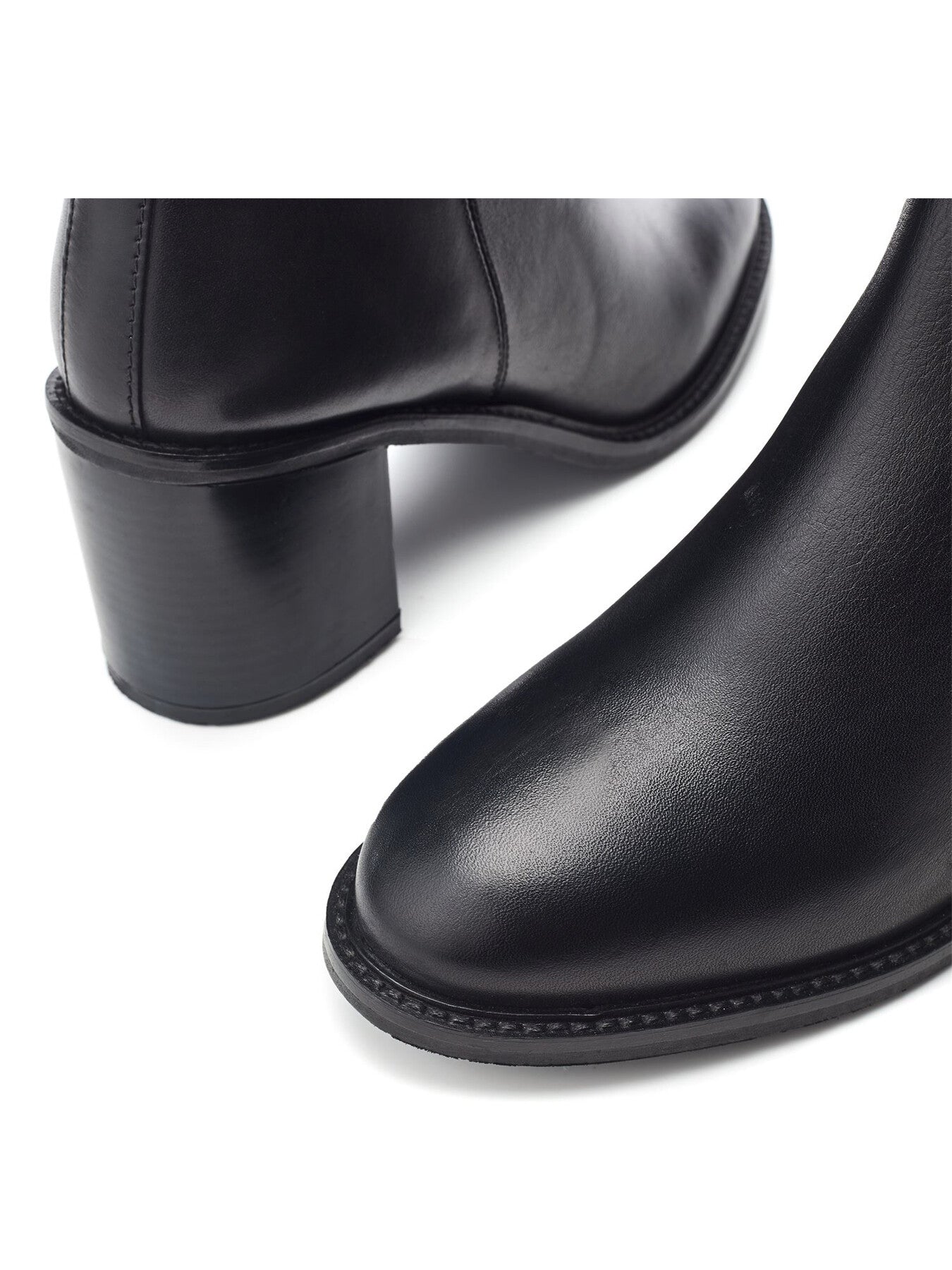 B.Fleur Leather Boots