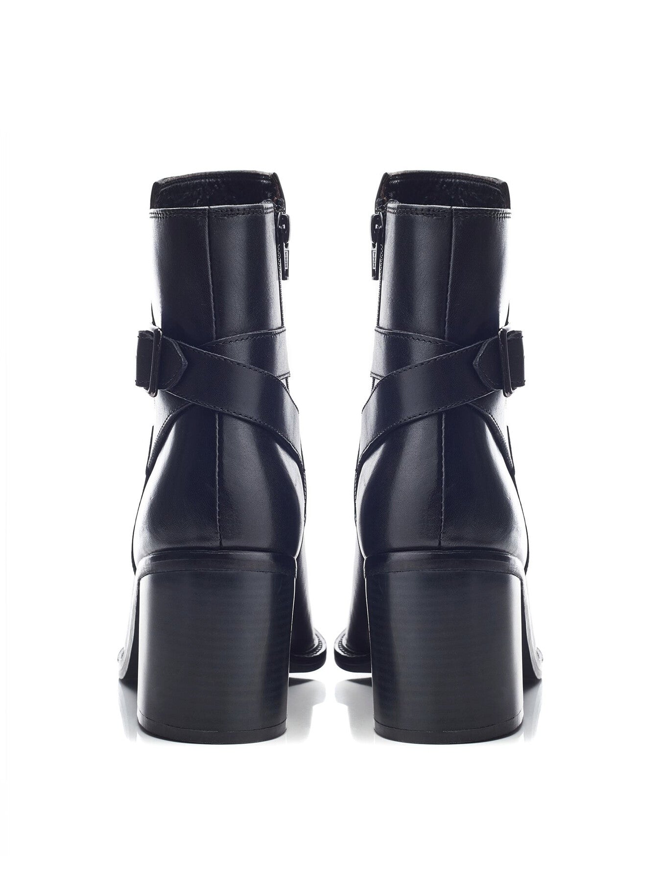 B.Jasmine Leather Boots