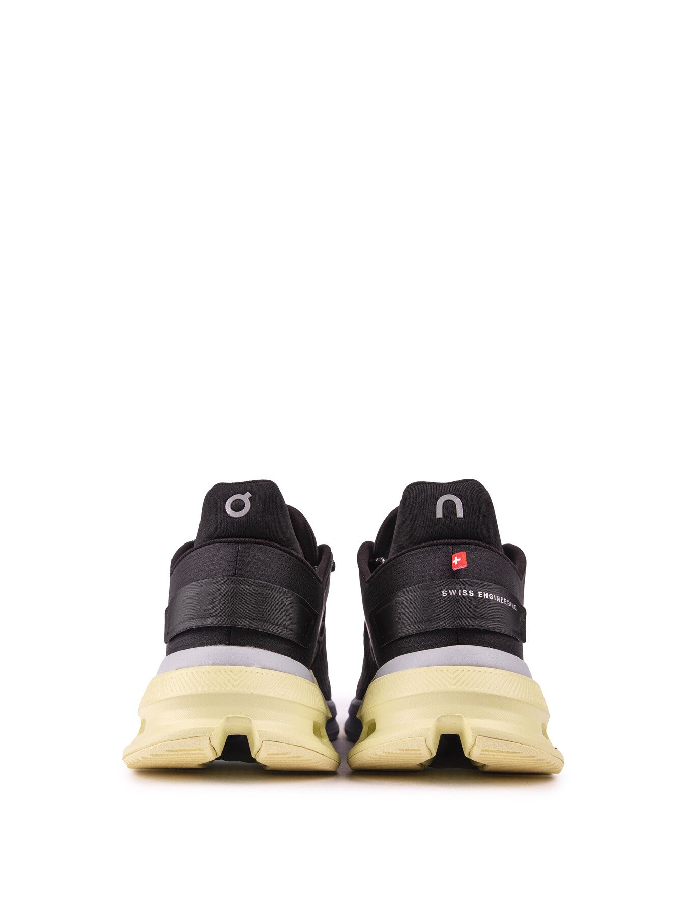 ON Cloudnova Flux Trainers