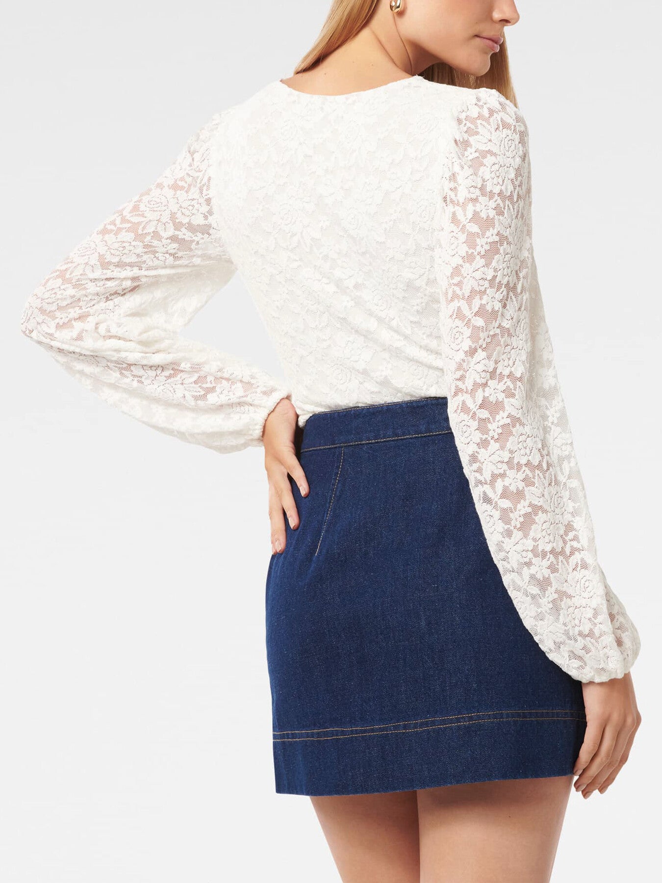 Yianna Lace Long Sleeves Top