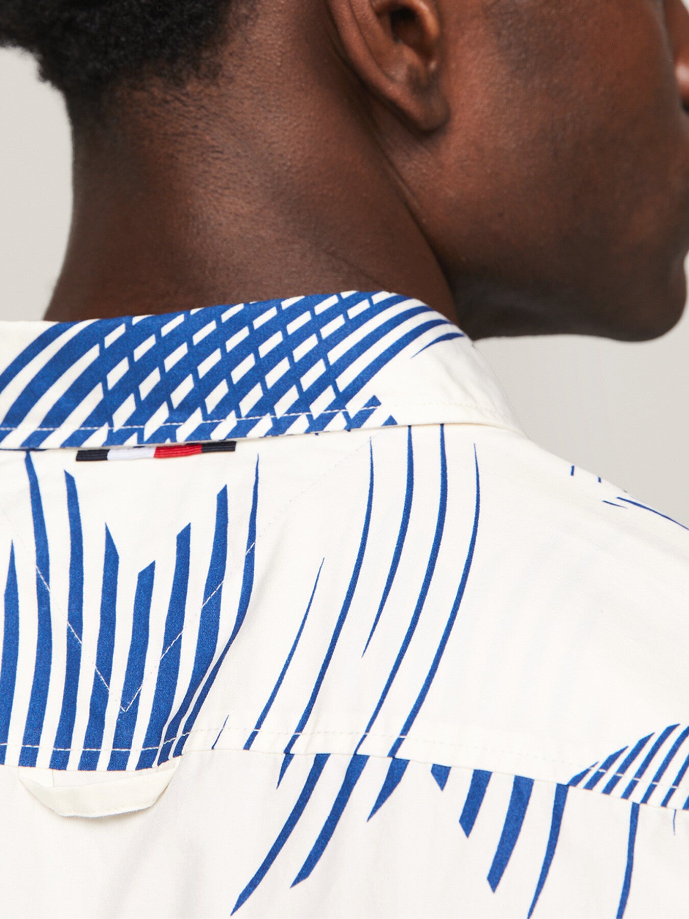 Motion Star Print Short Sleeve Regular