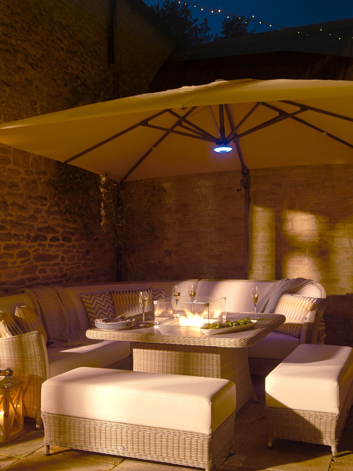 Truro Square Side Post Parasol, Base and Cover