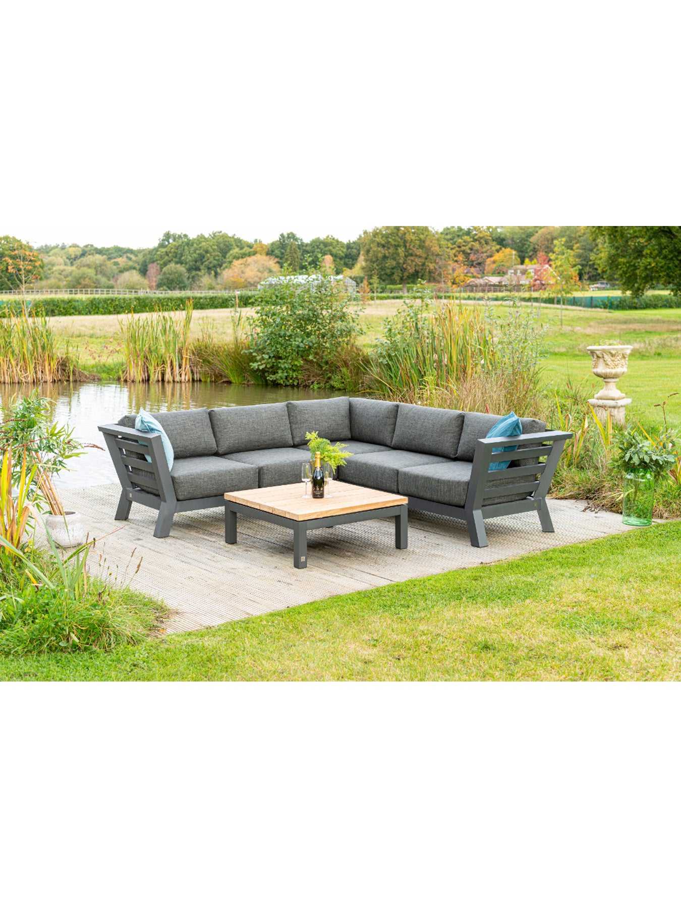 Meteoro Small Corner Lounge Set