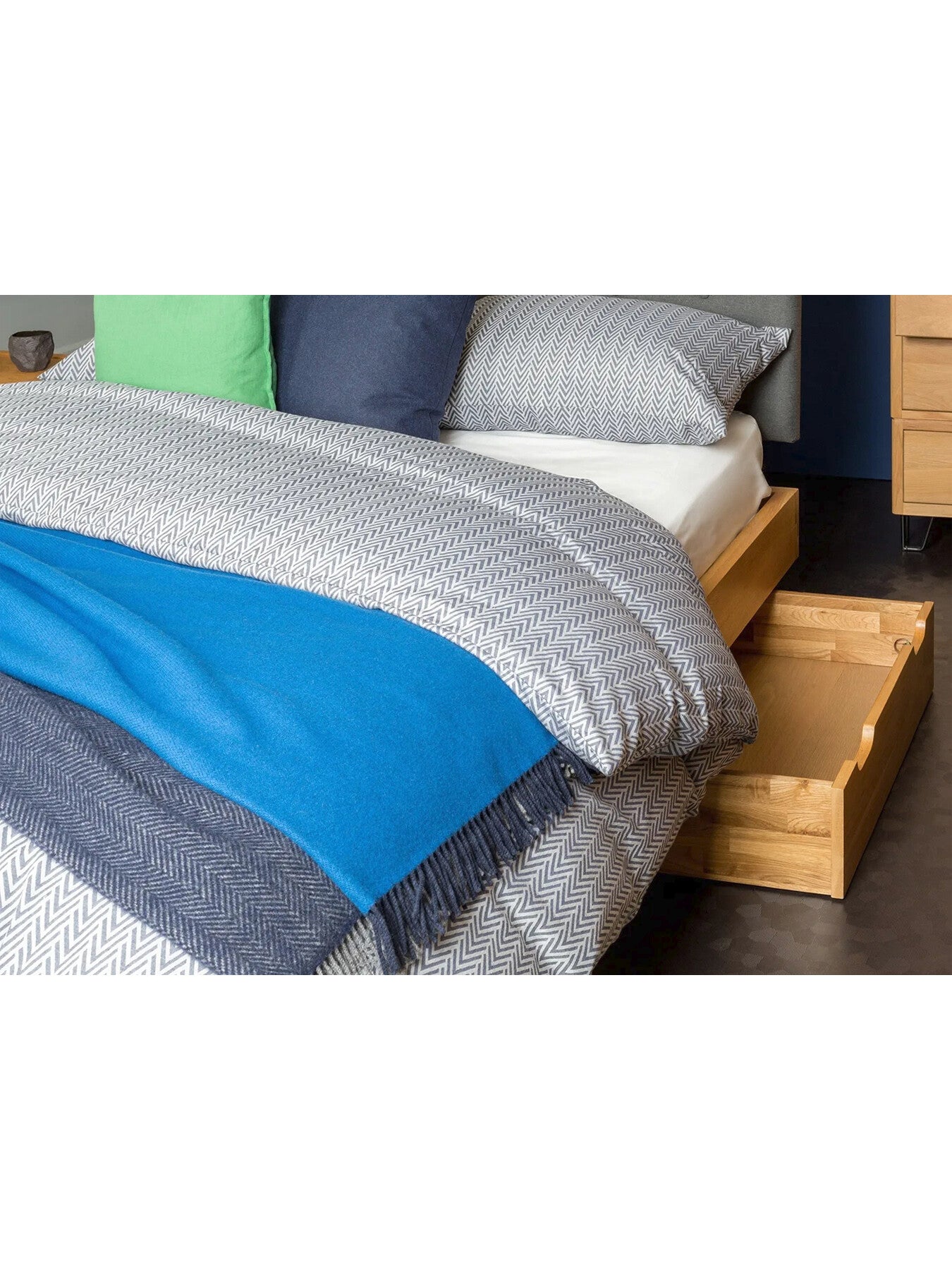 Brunel Rolling Under Bed Storage Double/King Oak