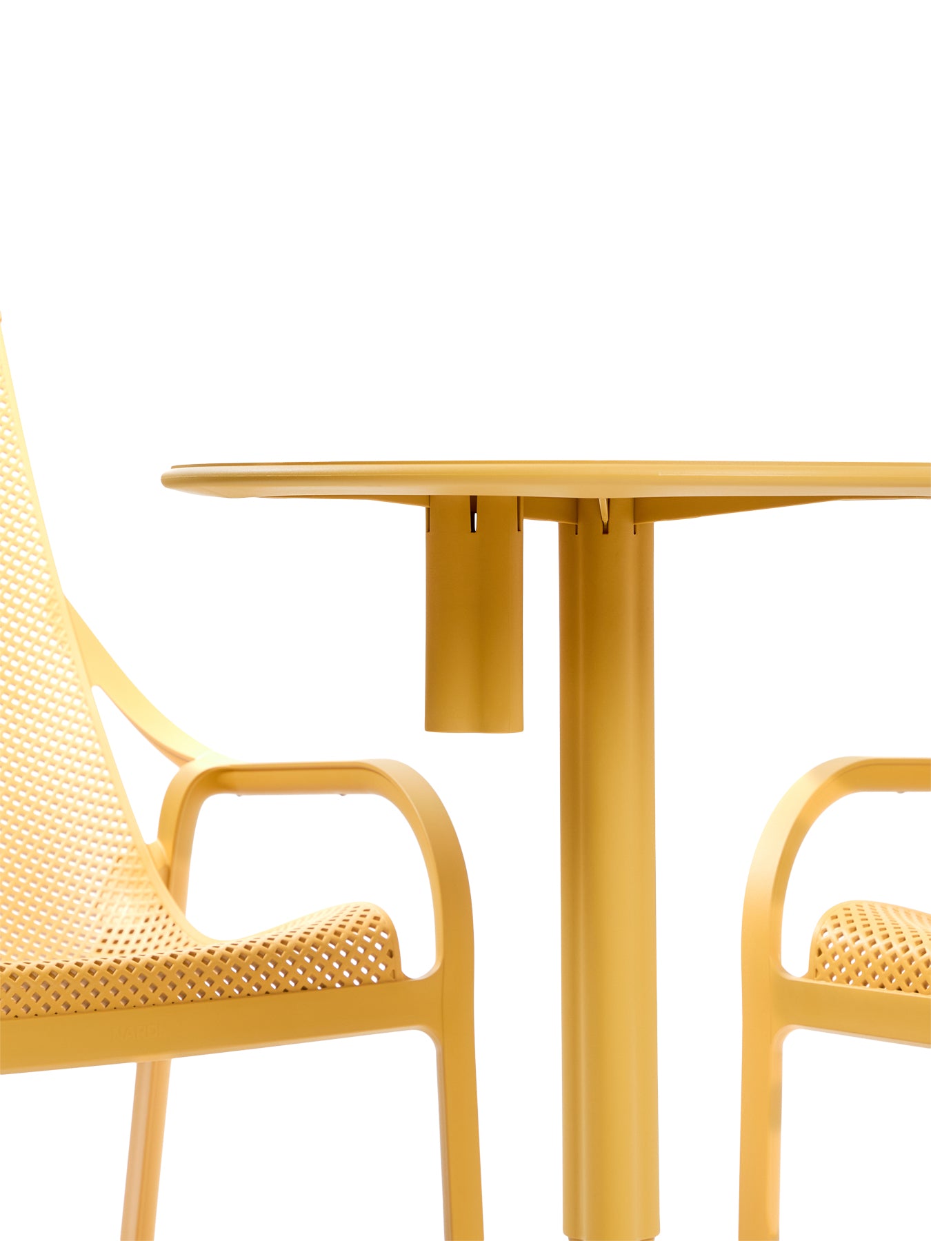 Net Lounge Set with 2 Chairs & Spritz Table