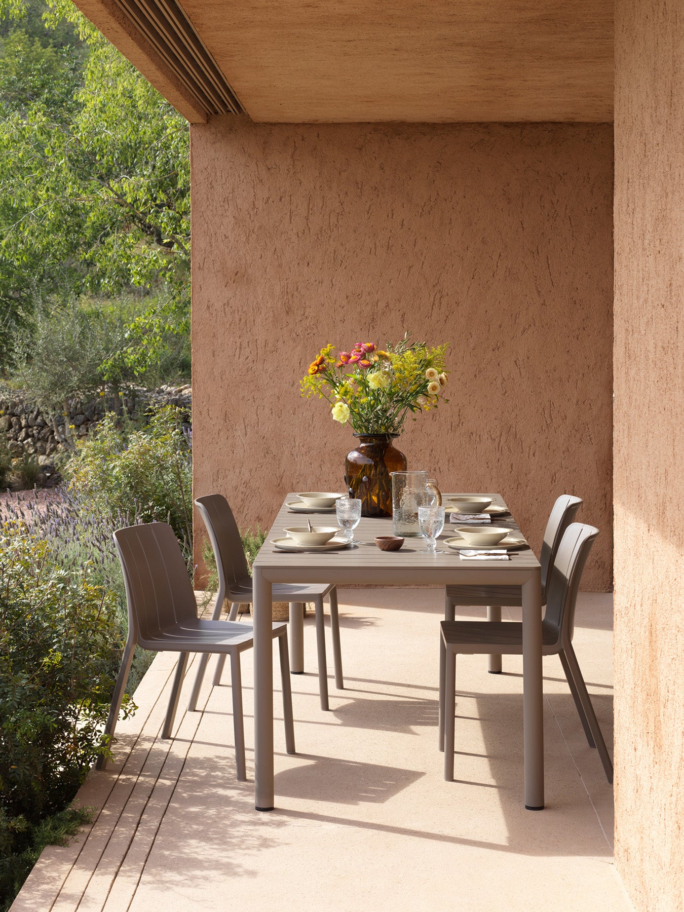 Tevere Extendable Table with 6 Tiberina Bistro Chairs