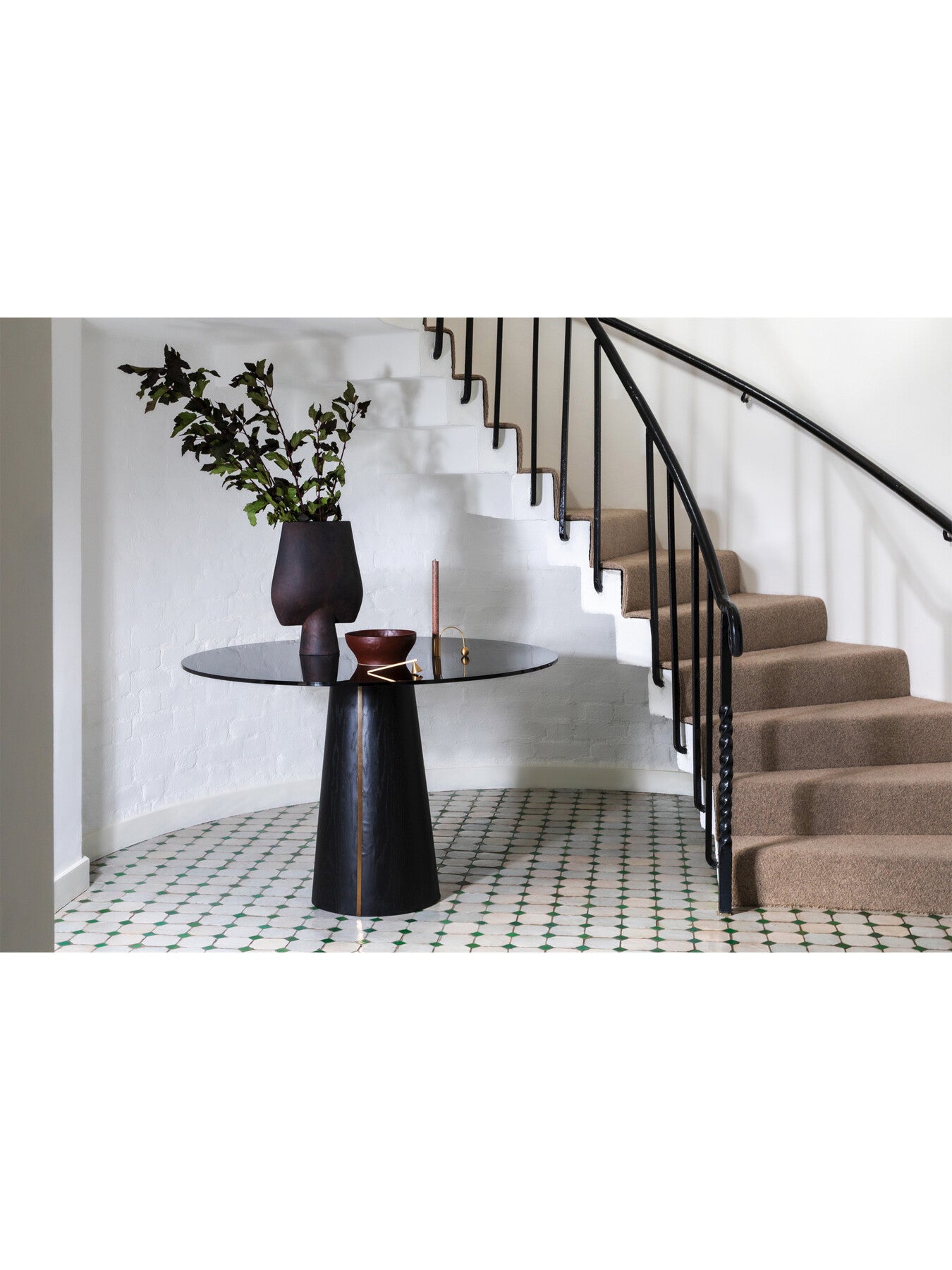 Totem Pedestal Dining Table Glass