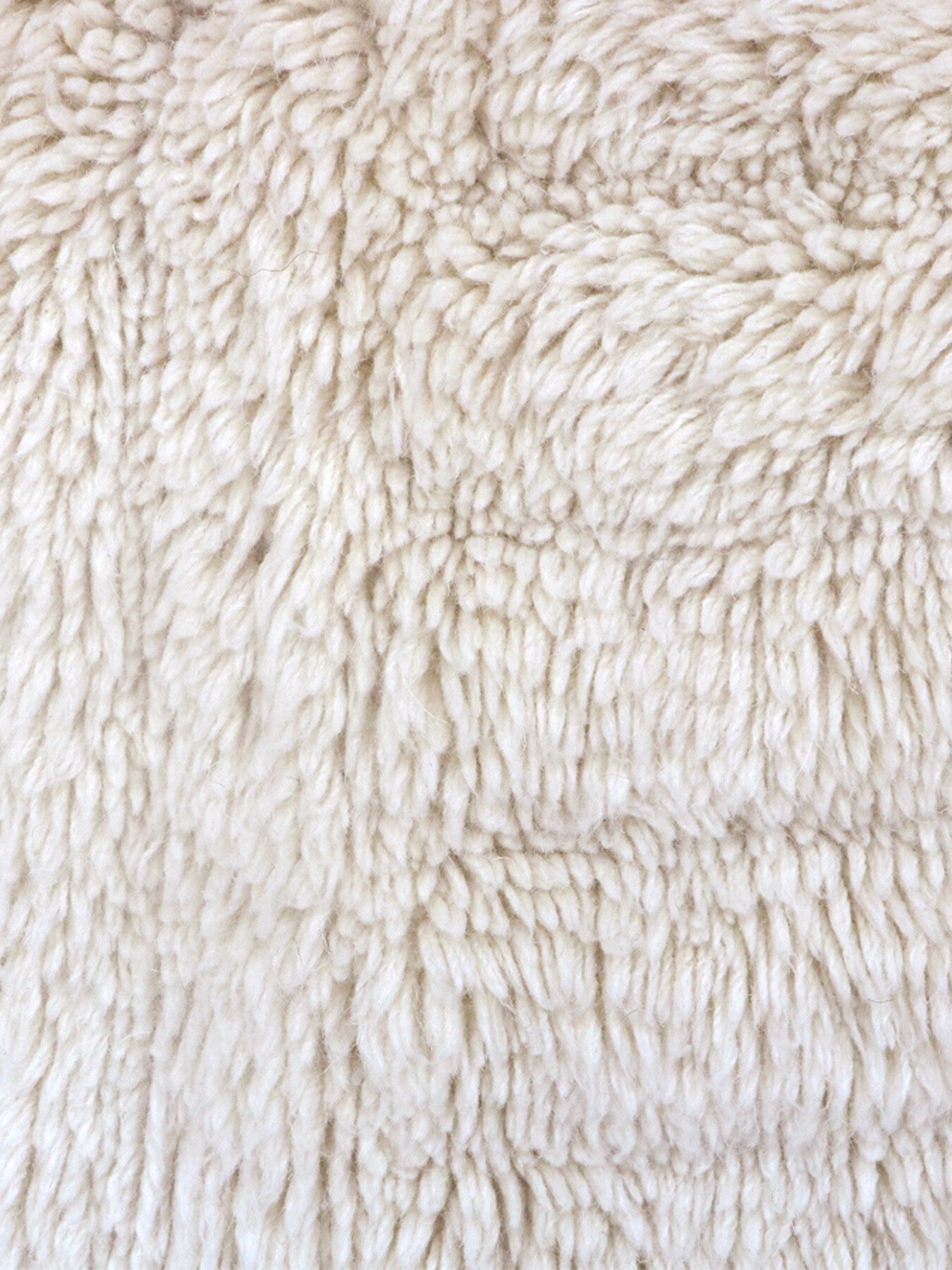 Tundra sheep rug 250x340cm