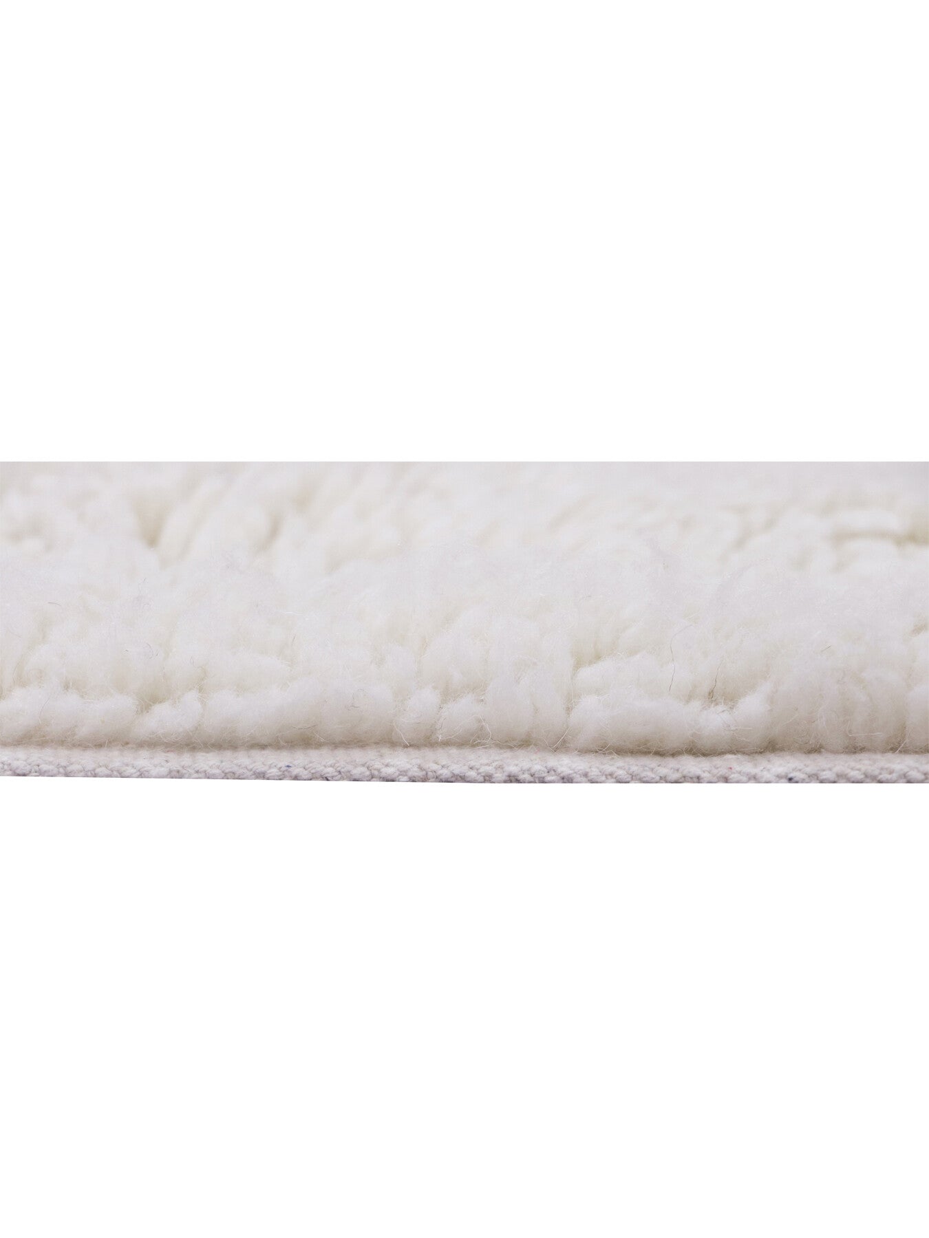 Tundra sheep rug 250x340cm