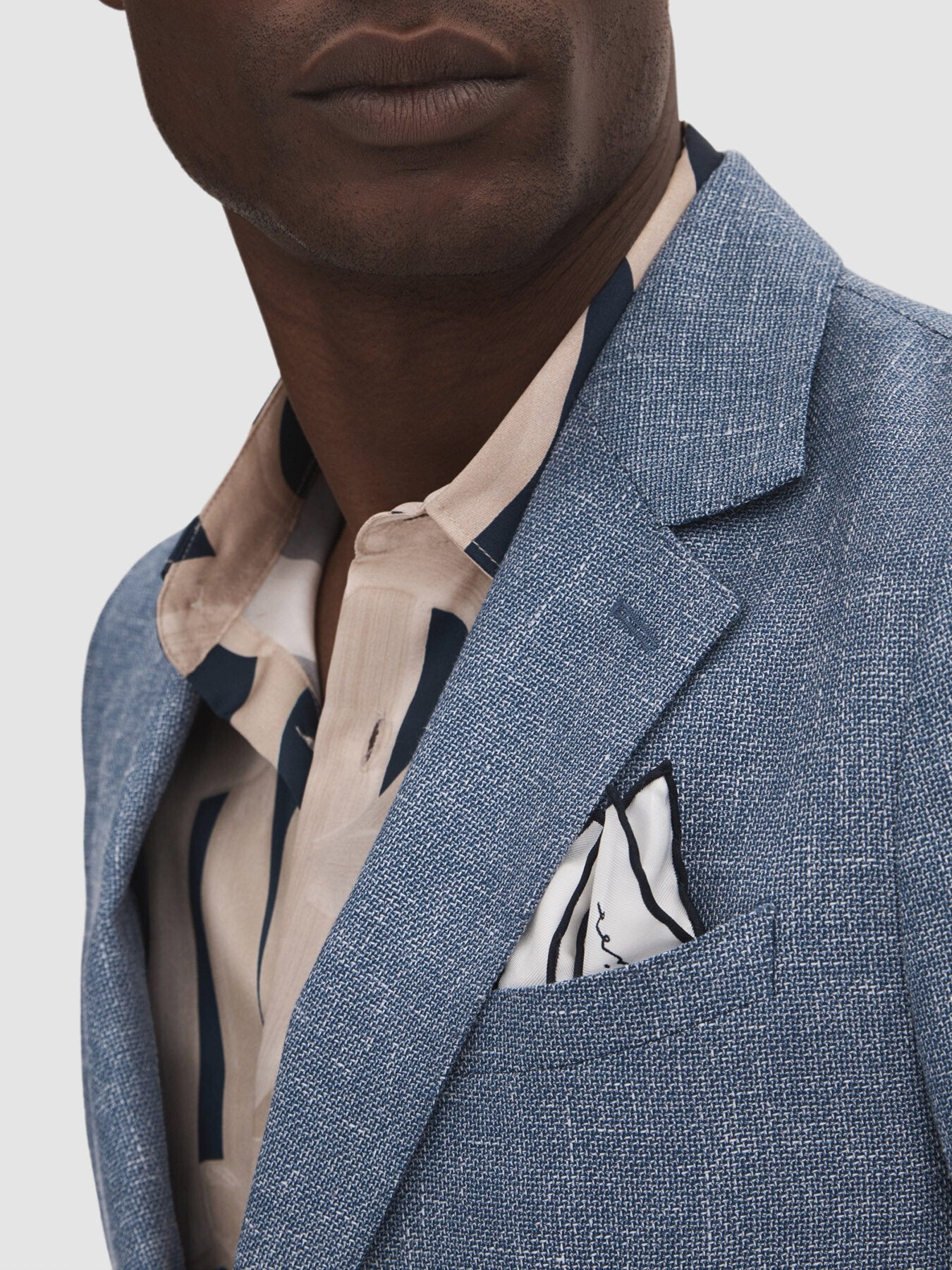 Ravenswood Slim Fit Single Breasted Wool Blend Blazer