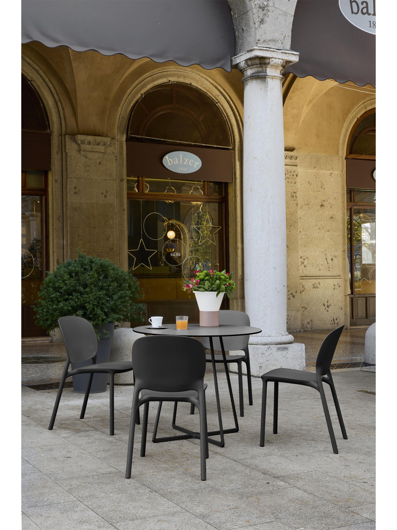 Atomo 4-Seater Dining Set