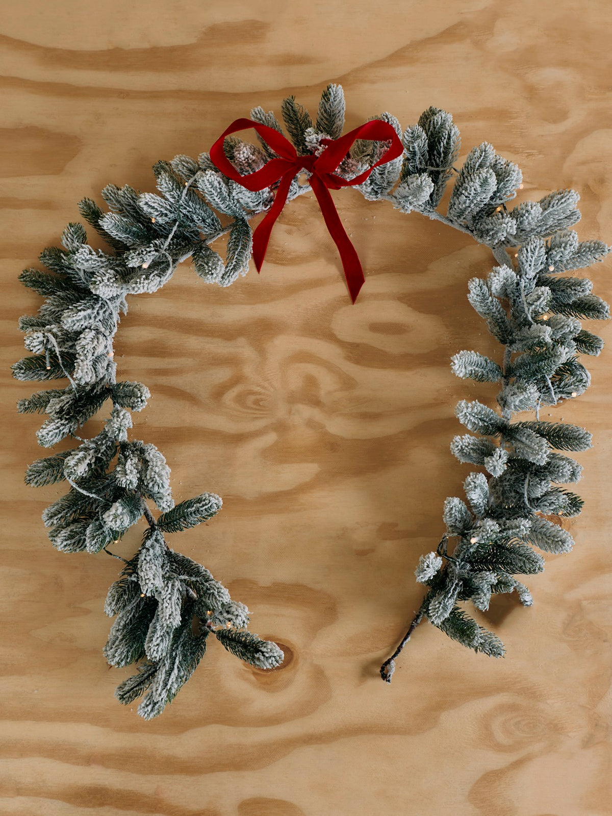Nagoya LED 30-Light Battery Operated Garland With Timer 180cm